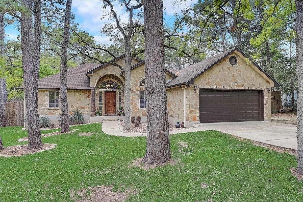 128 Loblolly LN, Bastrop, TX 78602