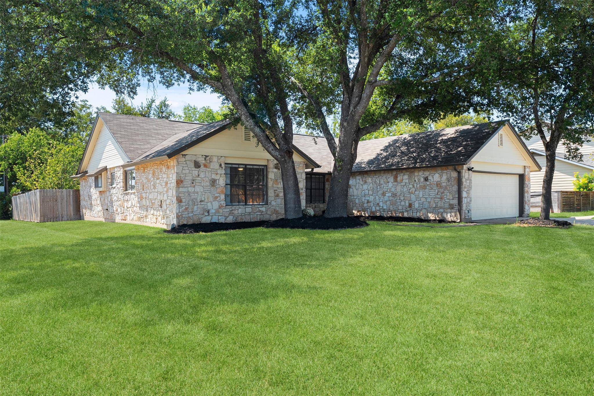 101 N Kings Canyon DR, Cedar Park, TX 78613