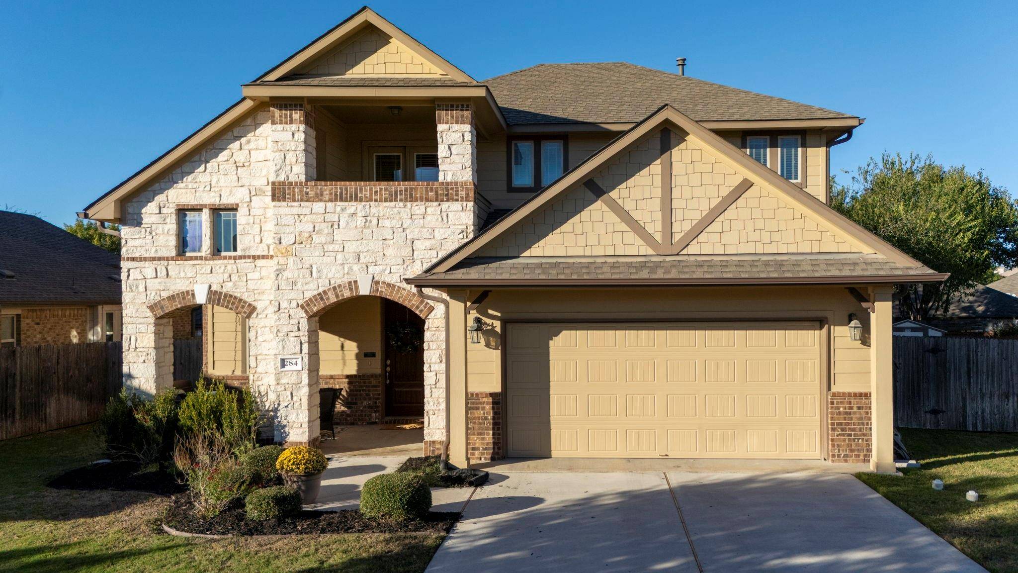 284 Summer Pointe DR, Buda, TX 78610