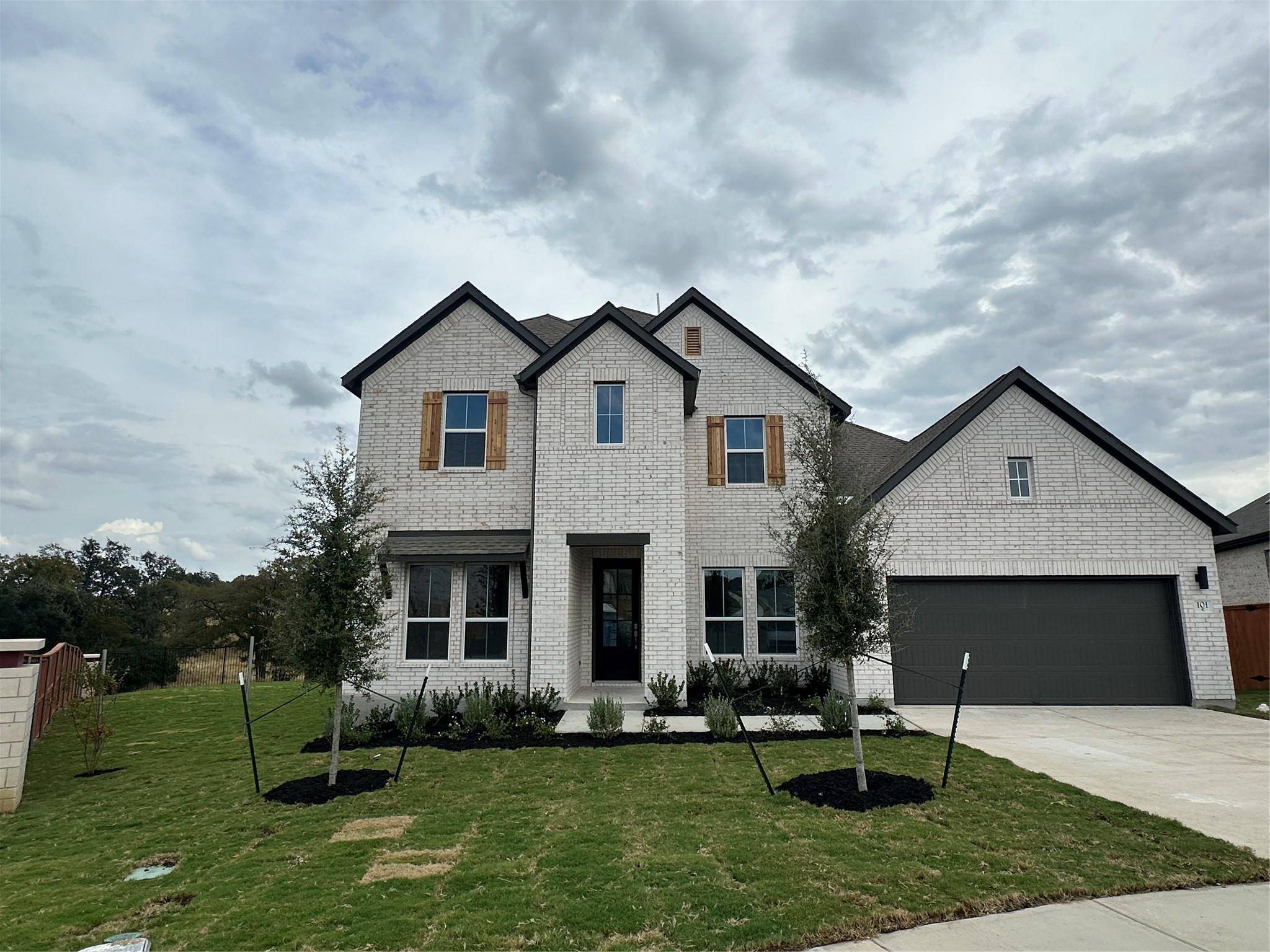 101 Smoke Signal CT, Liberty Hill, TX 78642