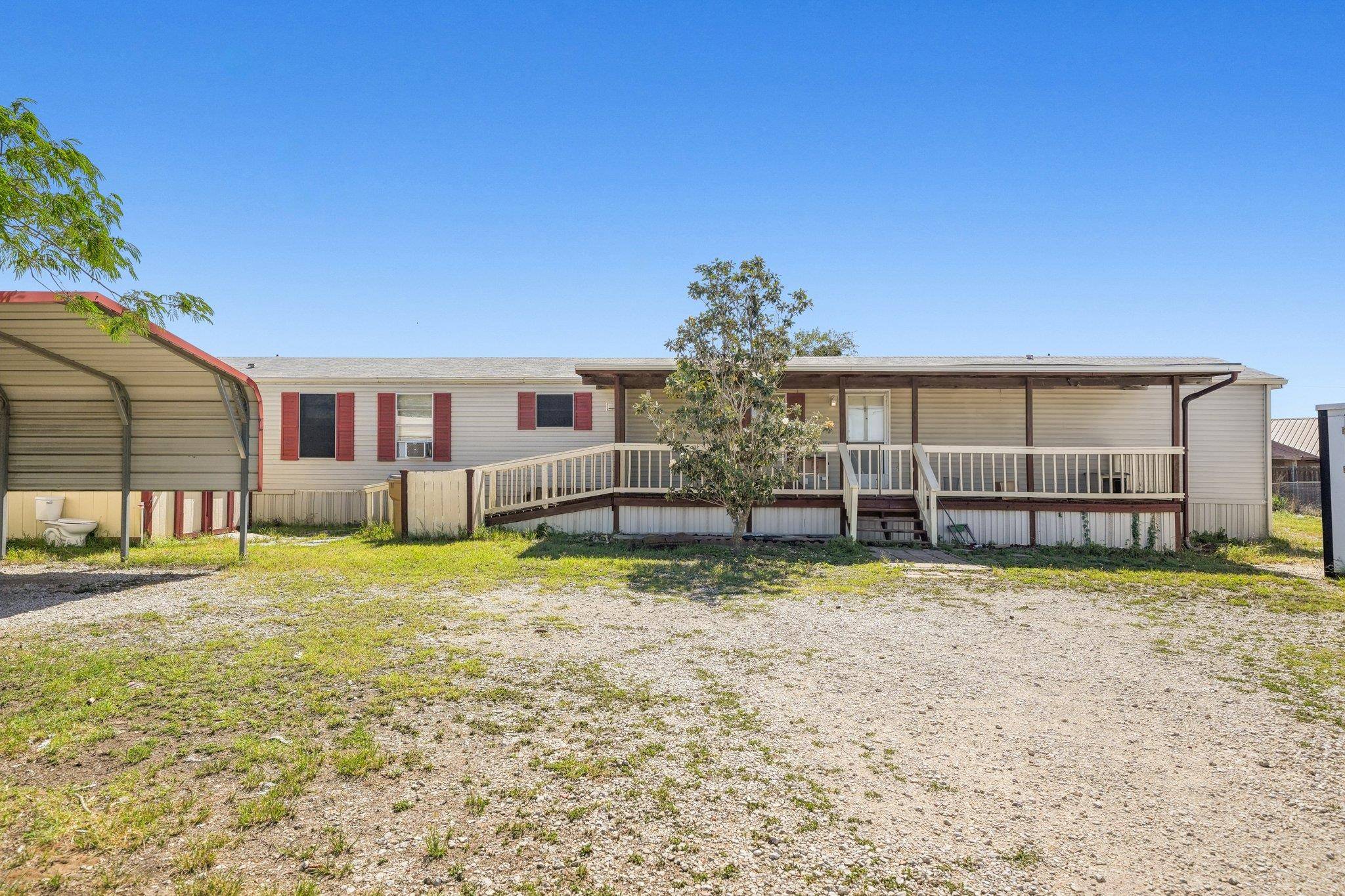 4818 Young Oak, Elmendorf, TX 78112
