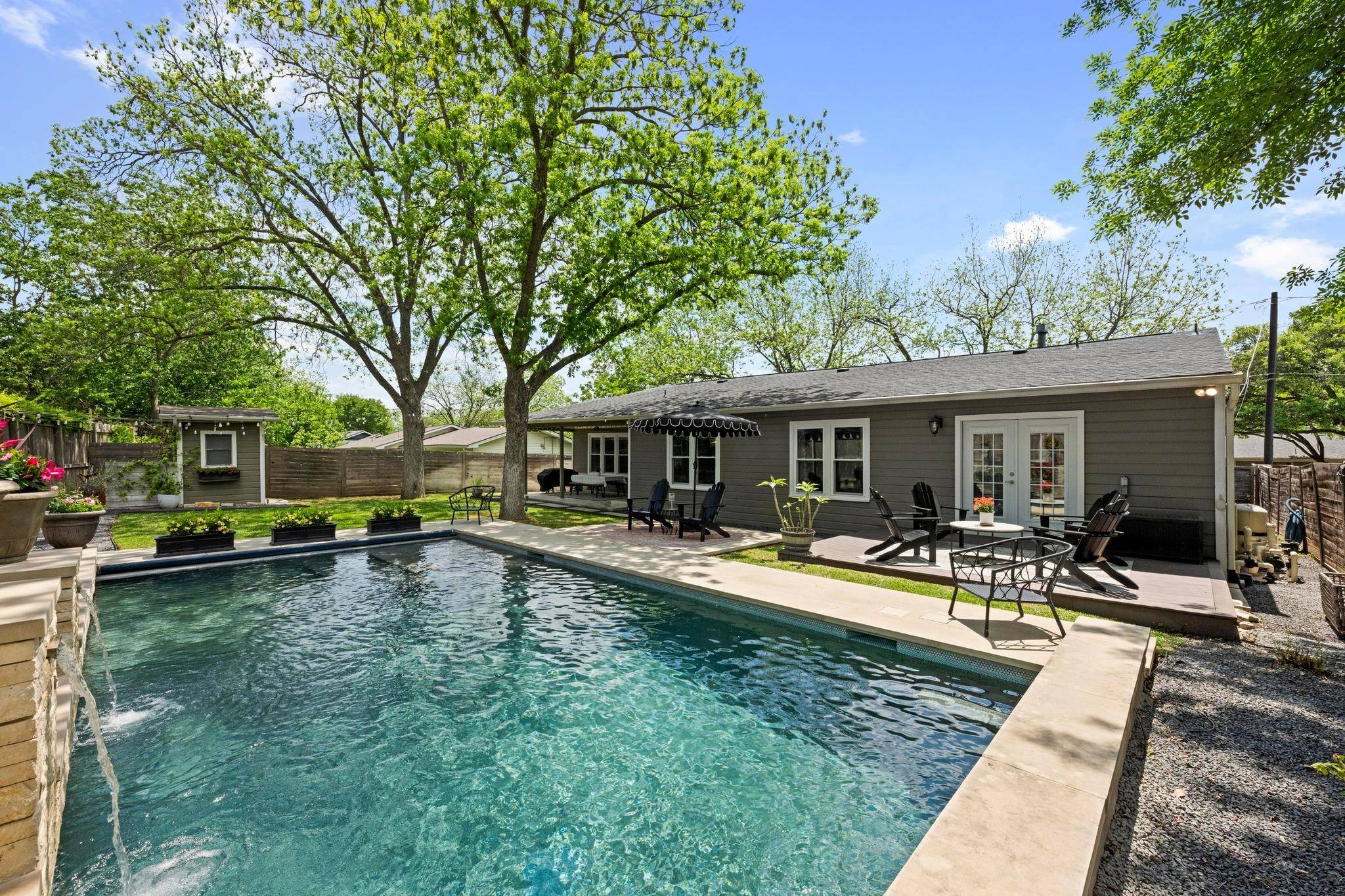 1403 E 16th ST, Georgetown, TX 78626