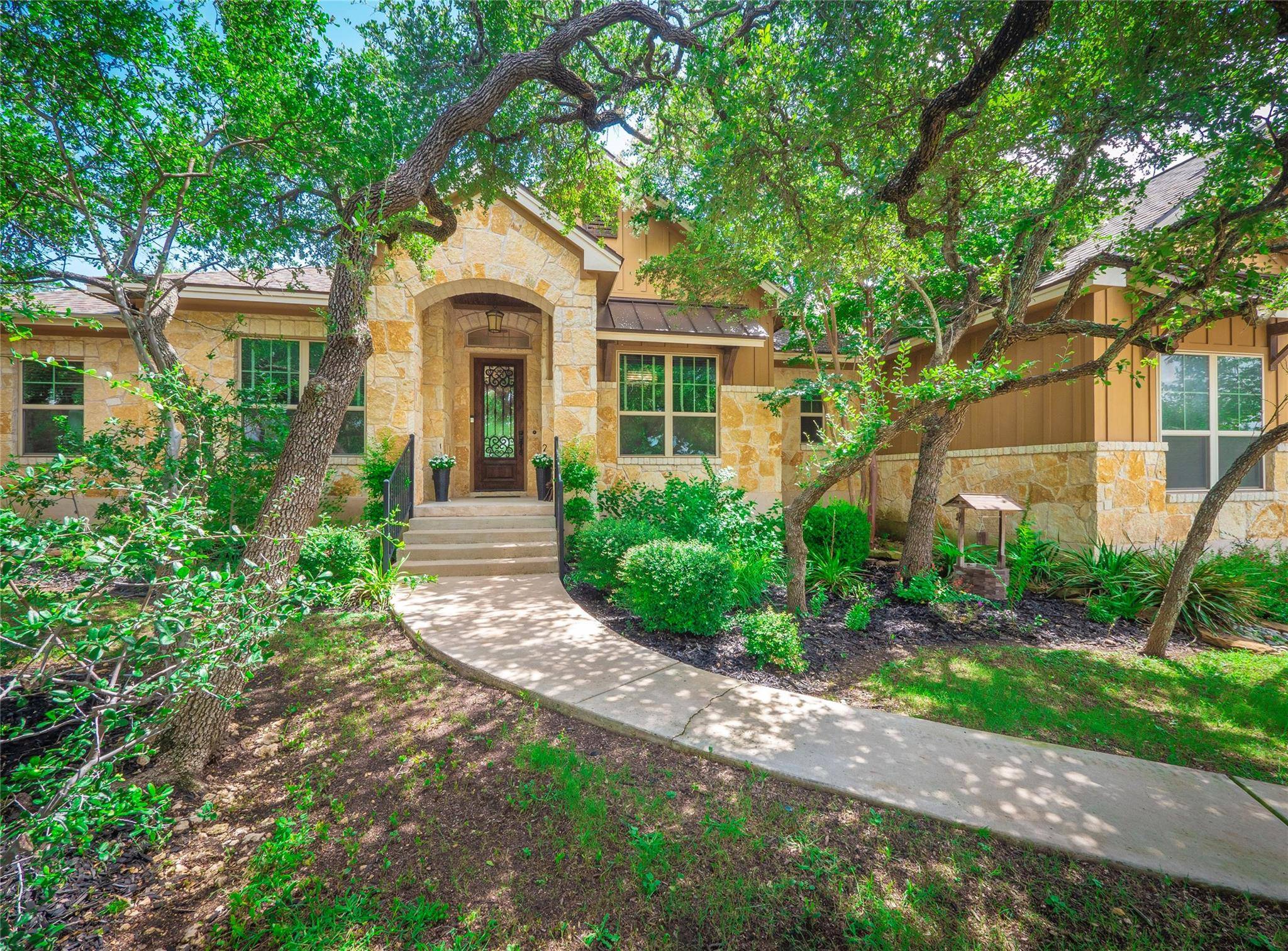 177 Prairie Wolf CT, Dripping Springs, TX 78620