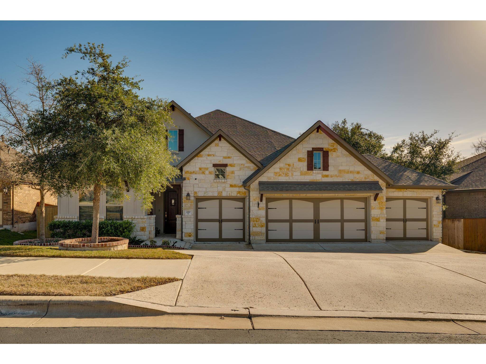 220 Lake Rim CIR, Georgetown, TX 78633