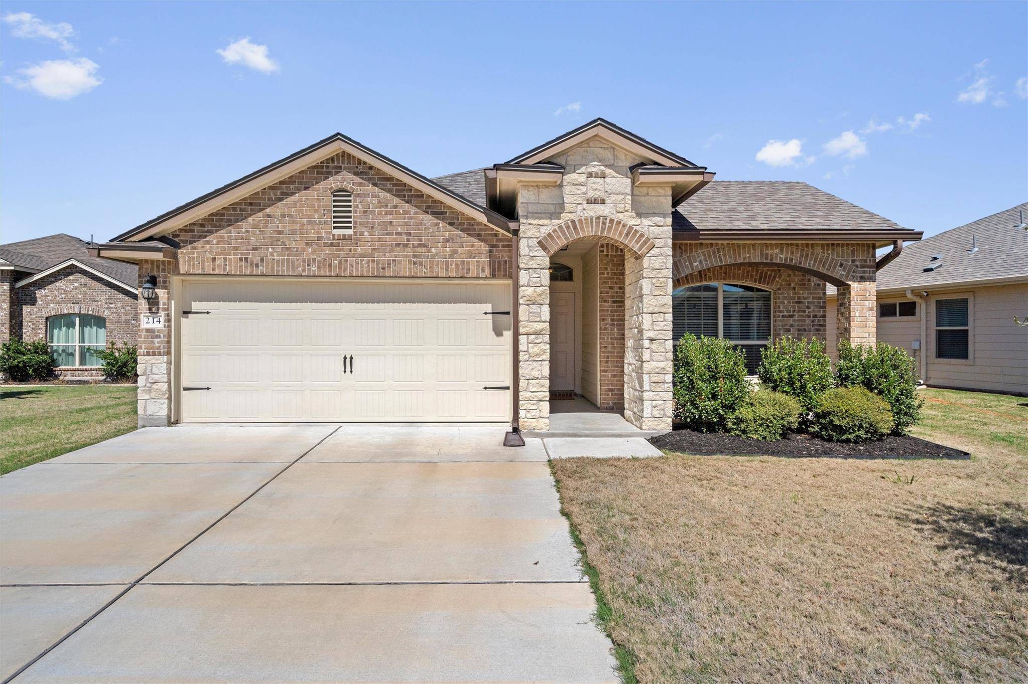 214 Nathaniel DR, Taylor, TX 76574