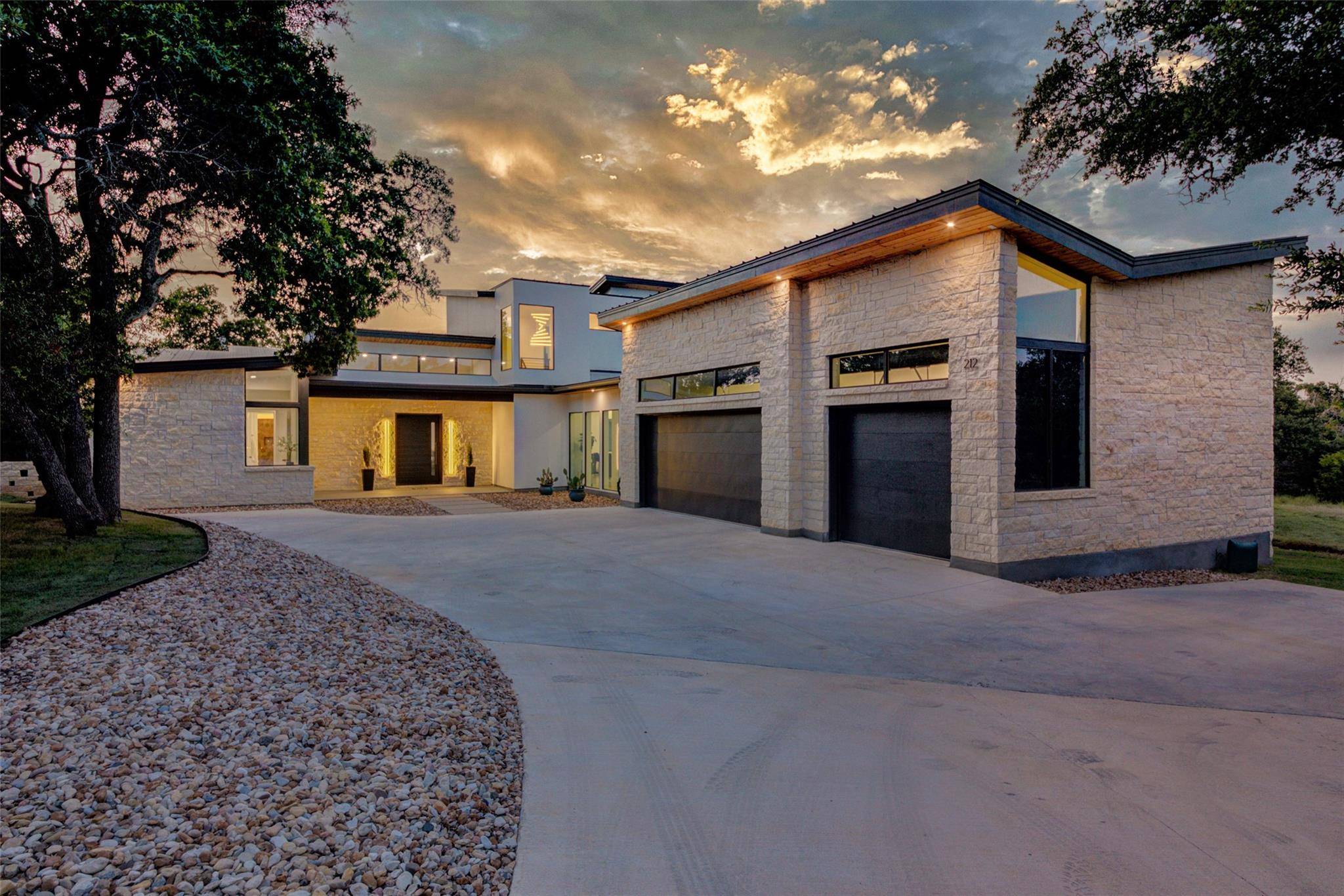 212 Reataway, Dripping Springs, TX 78620