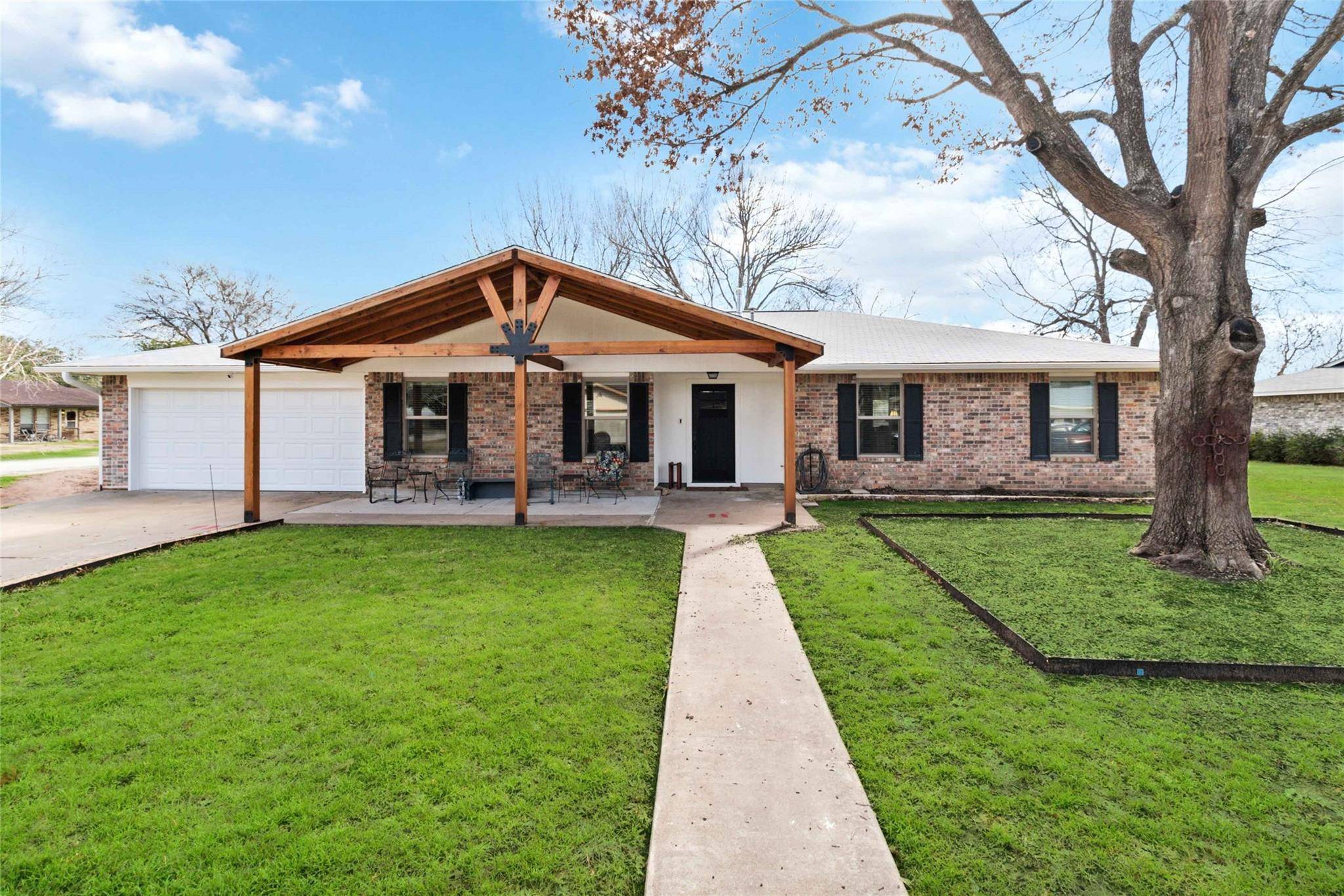 413 Oak ST, Bastrop, TX 78602