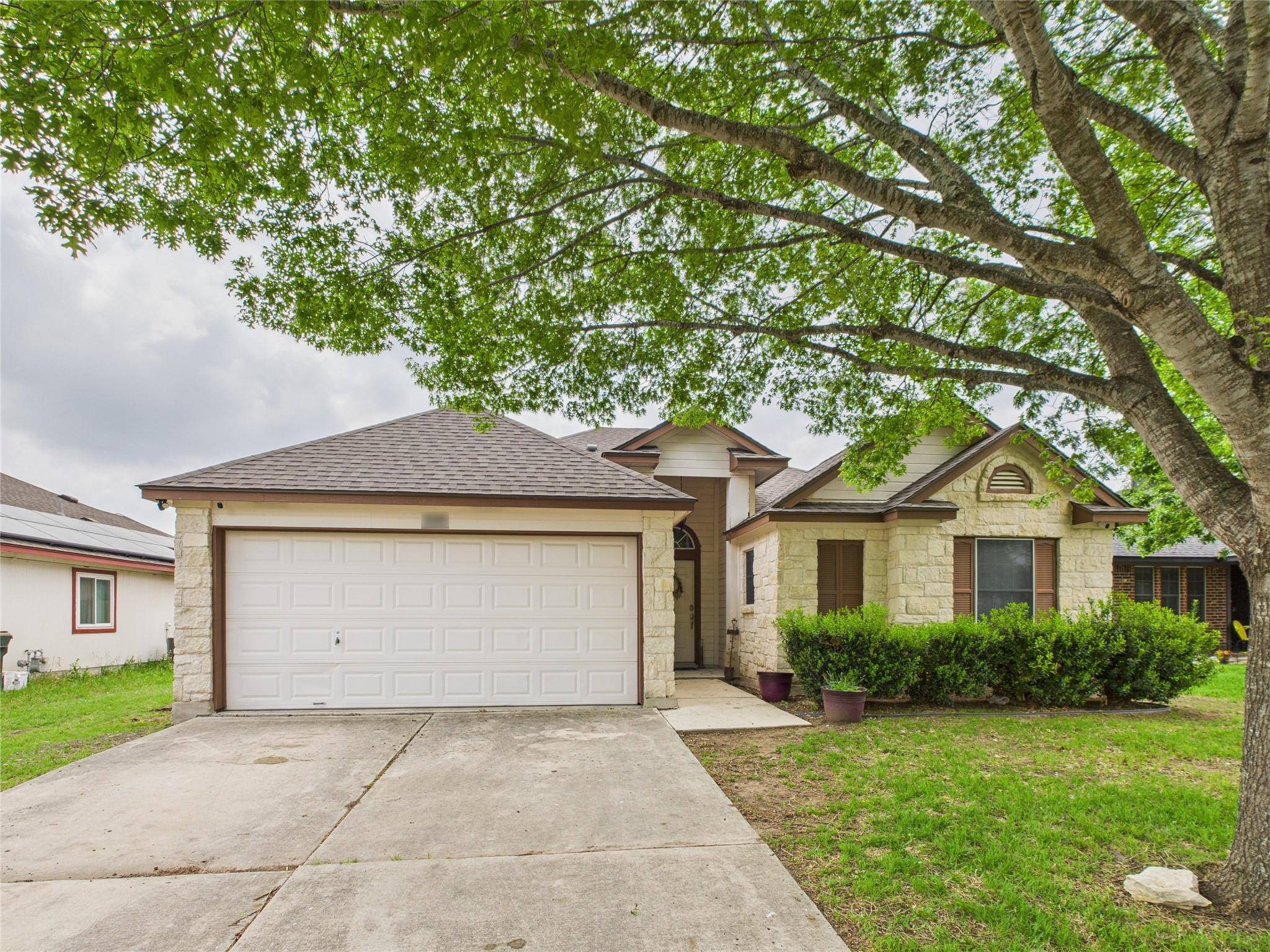 220 Beau LN, Kyle, TX 78640