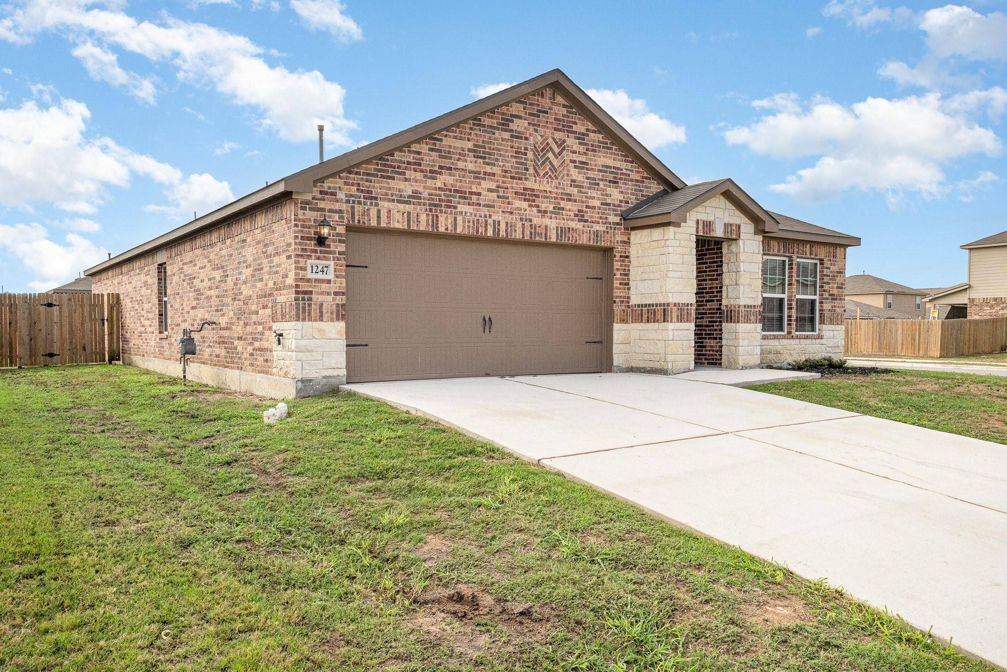 1247 Treeta TRL, Kyle, TX 78640