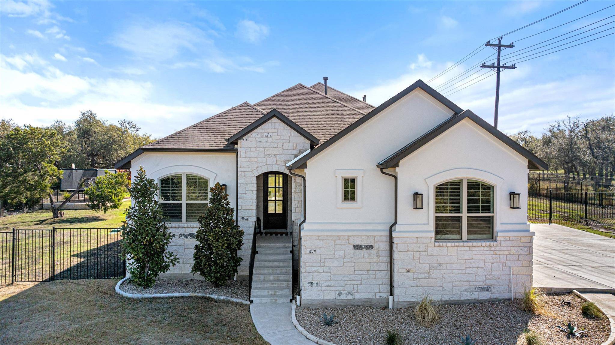 198 Counts Estates DR, Dripping Springs, TX 78620