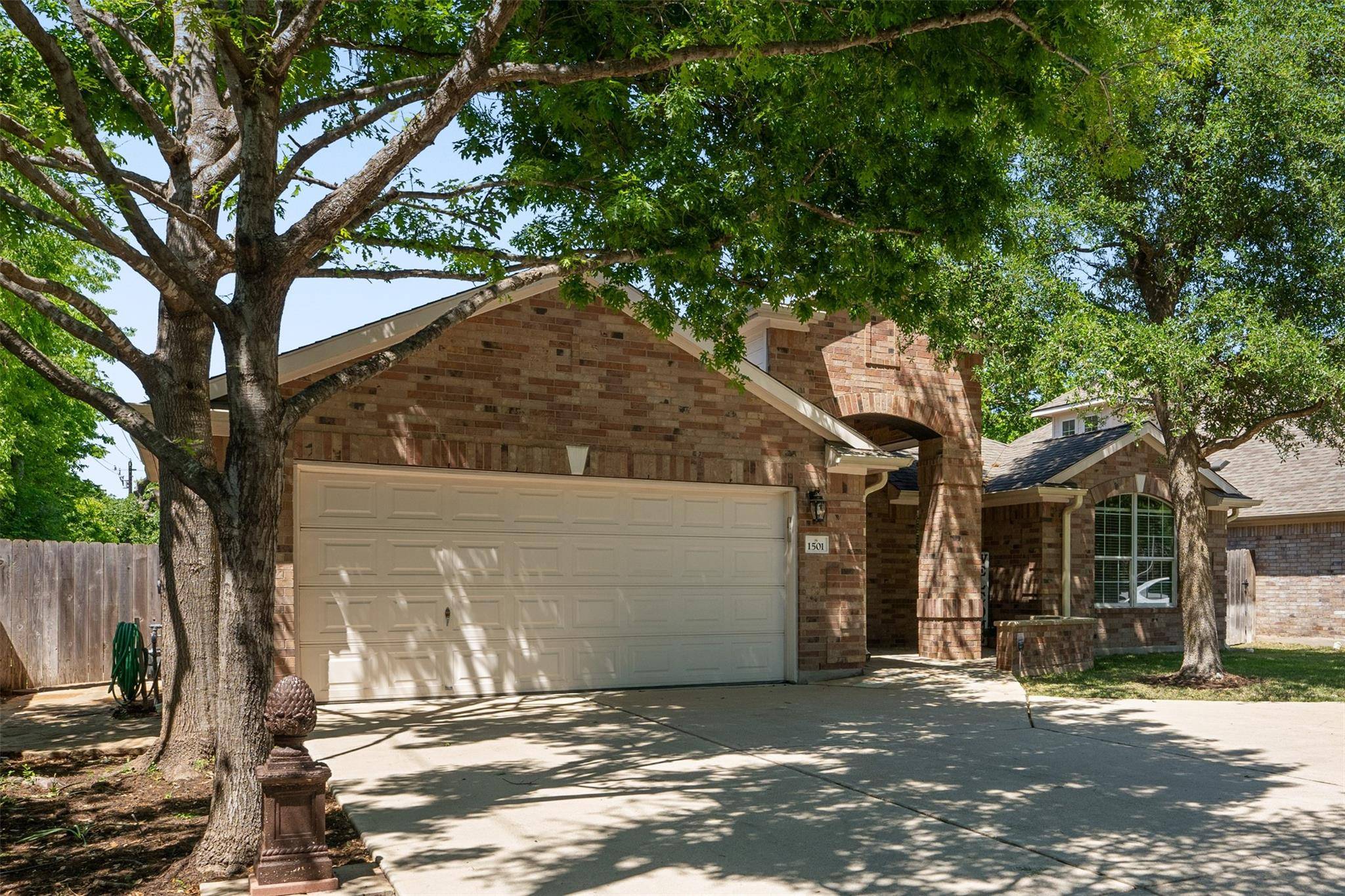 1501 E Park ST, Cedar Park, TX 78613