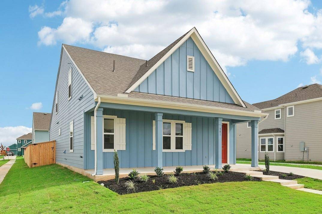 301 Cherry Blossom LN, Taylor, TX 76574