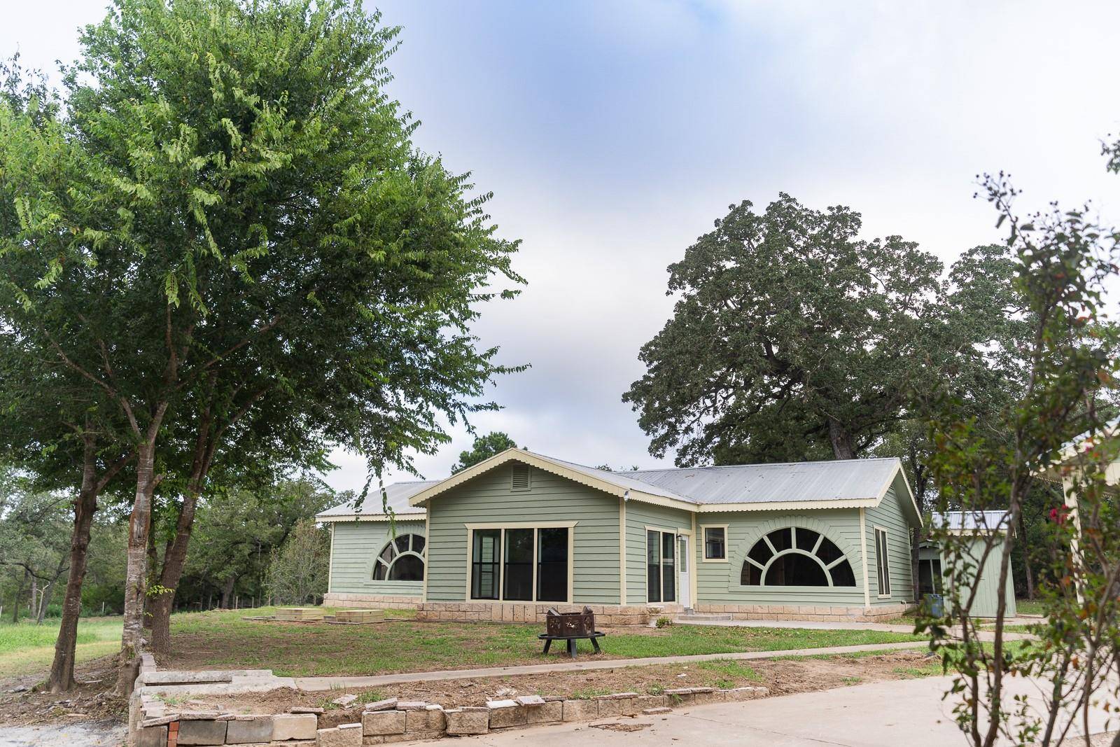 202 Milam LN, Bastrop, TX 78602