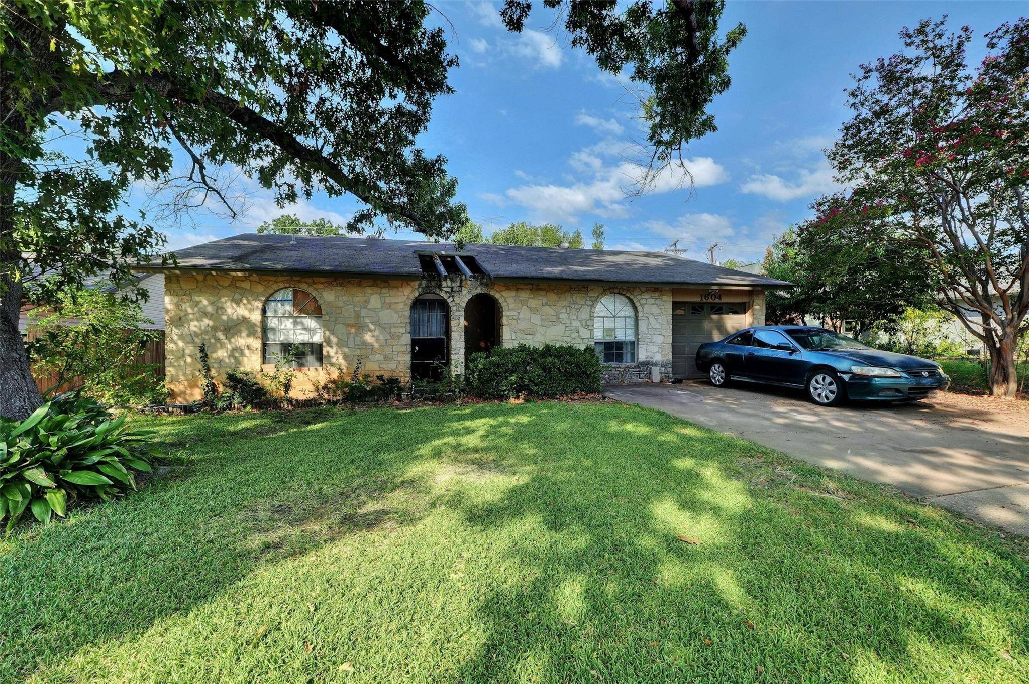 1604 Wagon Gap DR, Round Rock, TX 78681