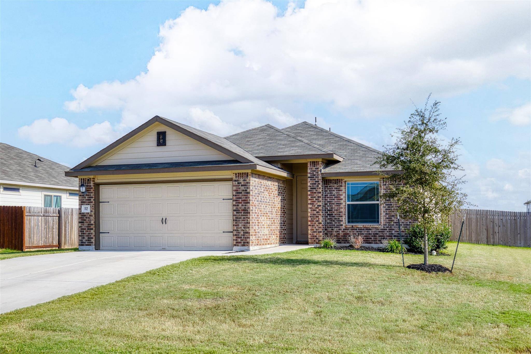 112 Moon Beam DR, Kyle, TX 78640