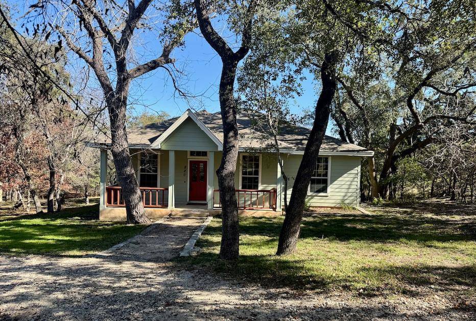 880 Springlake DR, Dripping Springs, TX 78620