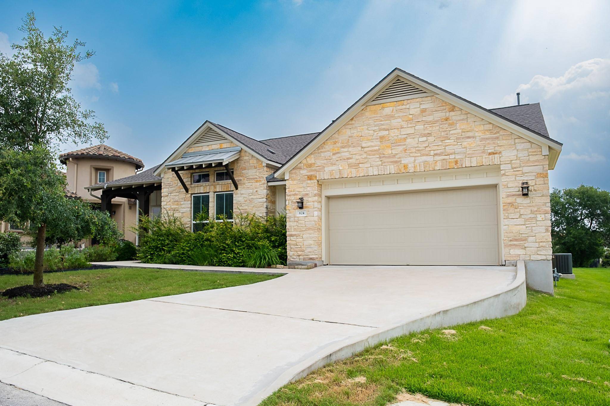 624 Dancing Oak LN, San Marcos, TX 78666
