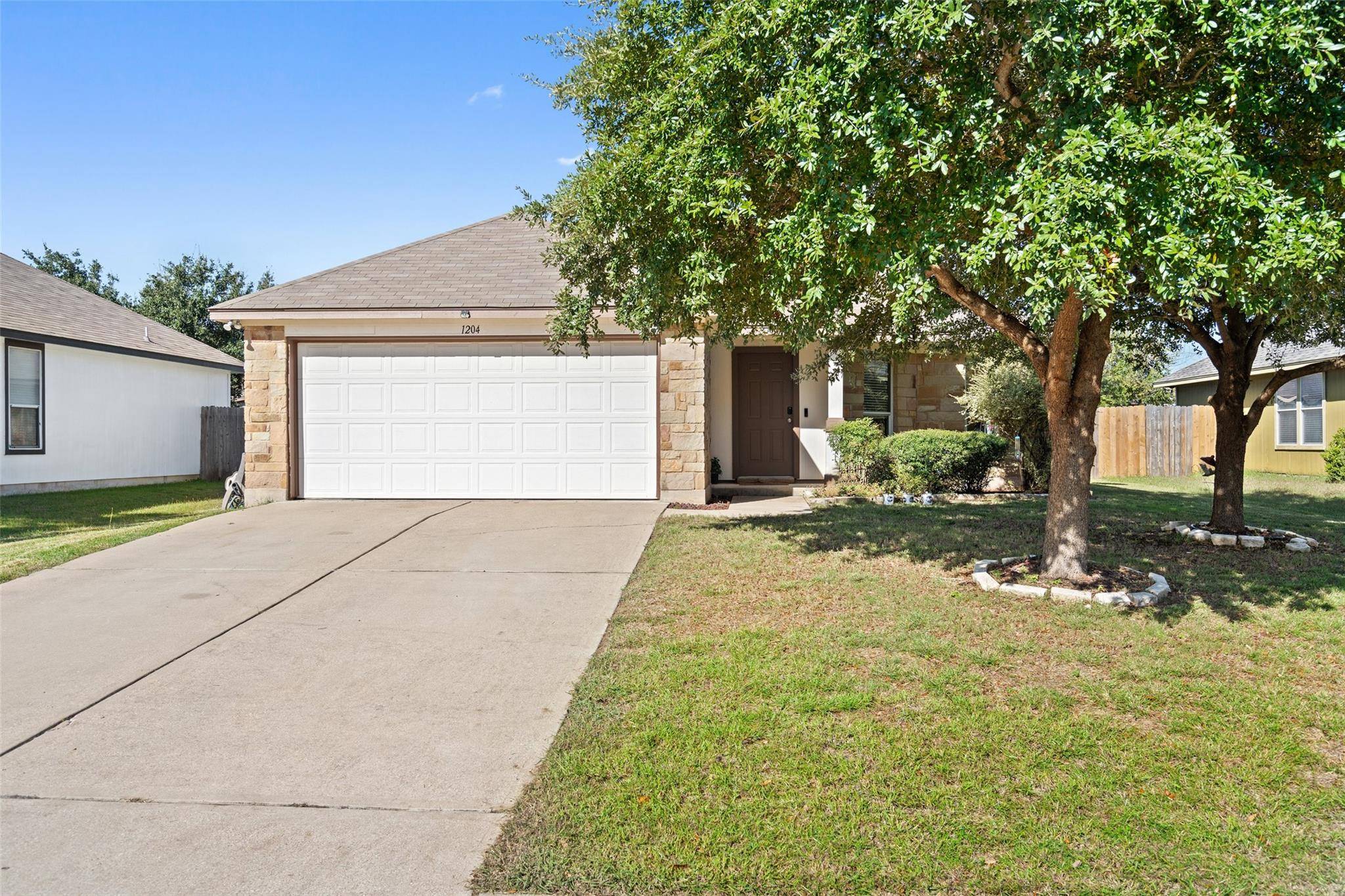 1204 Twin CV, Kyle, TX 78640