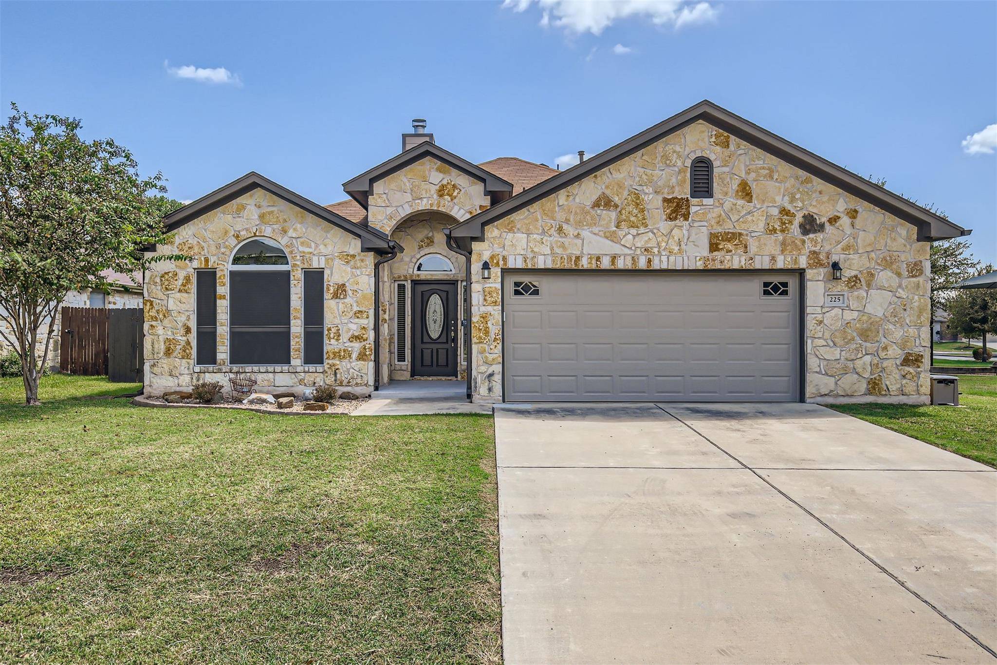 225 Dark Forrest DR, Kyle, TX 78640