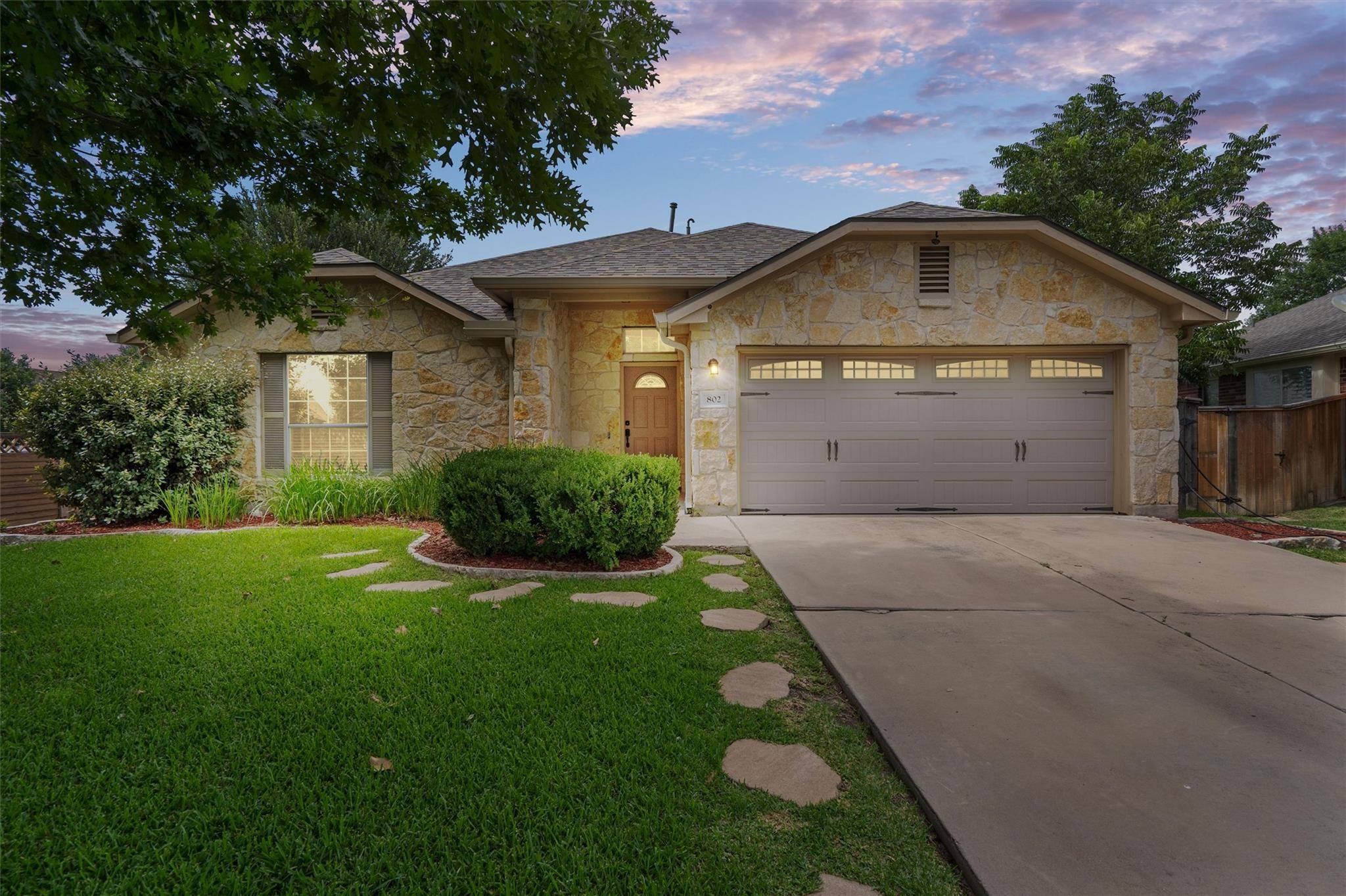 802 Meadow Bluff CT, Round Rock, TX 78665