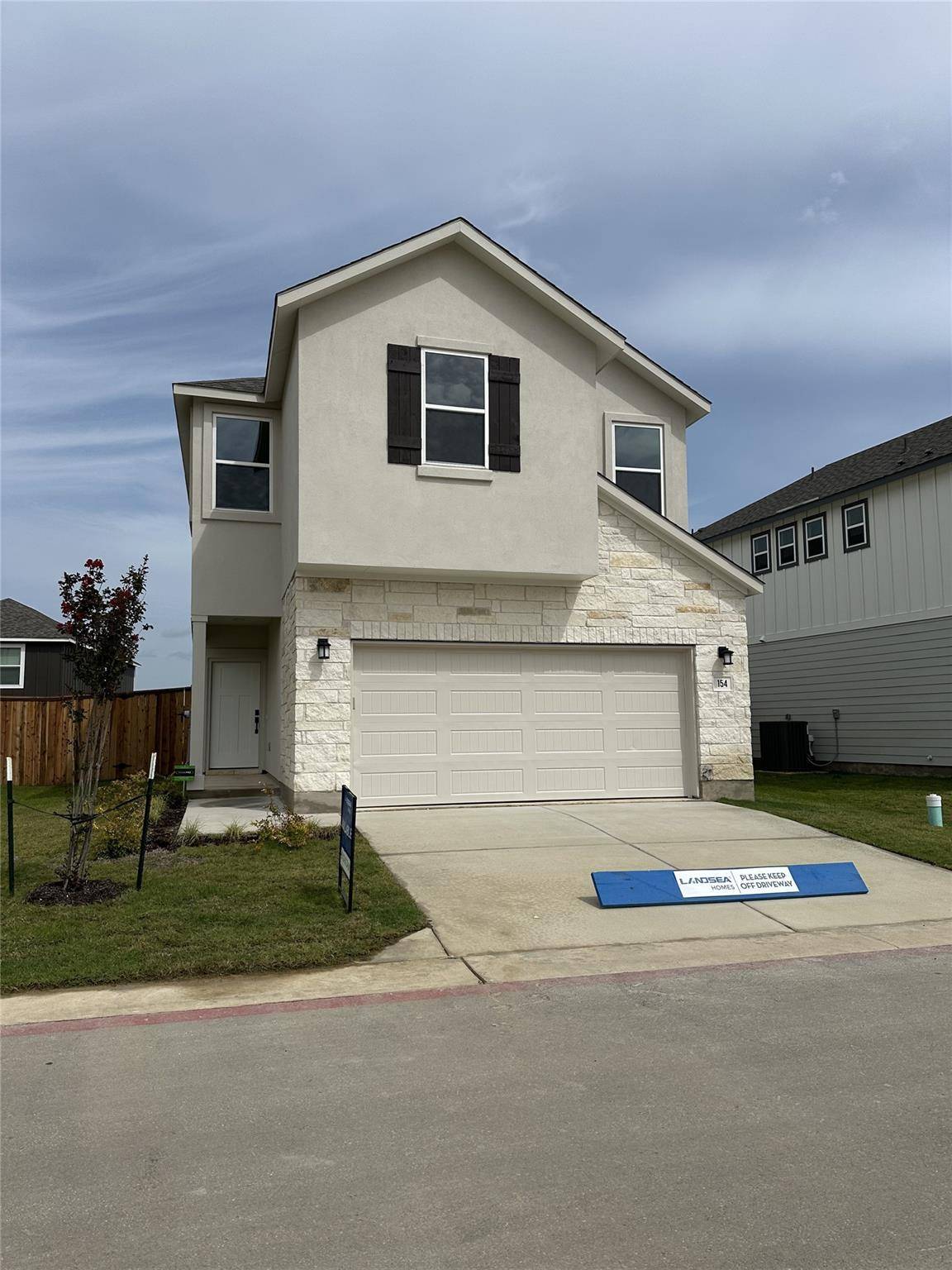 154 Kislingbury LN, Kyle, TX 78640