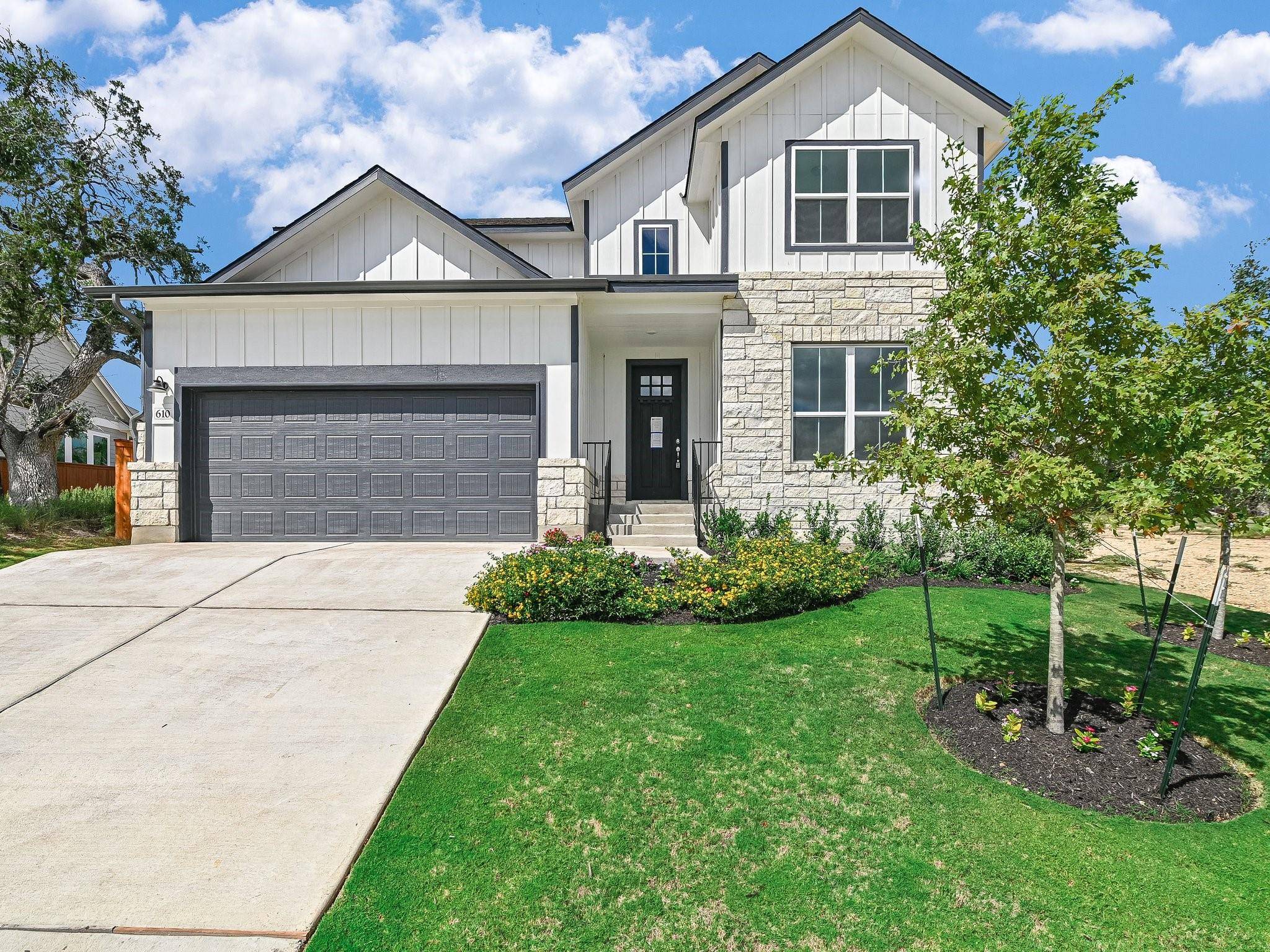610 Sage Thrasher CIR, Dripping Springs, TX 78620