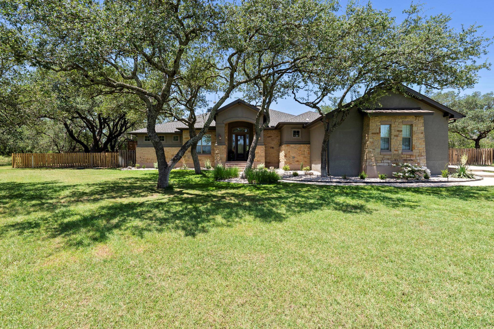 126 Foxwood TRL, Marble Falls, TX 78654