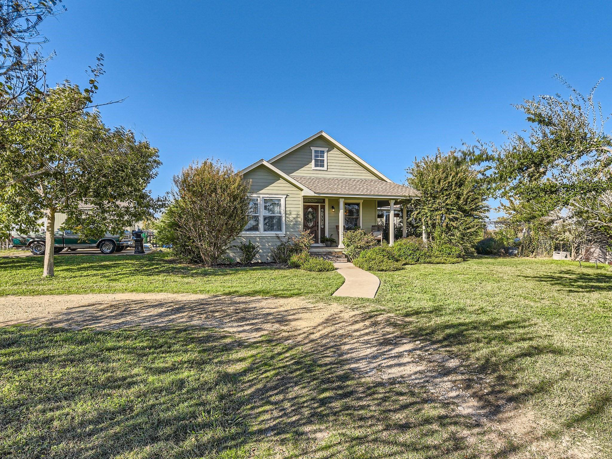 455 County Road 368, Taylor, TX 76574