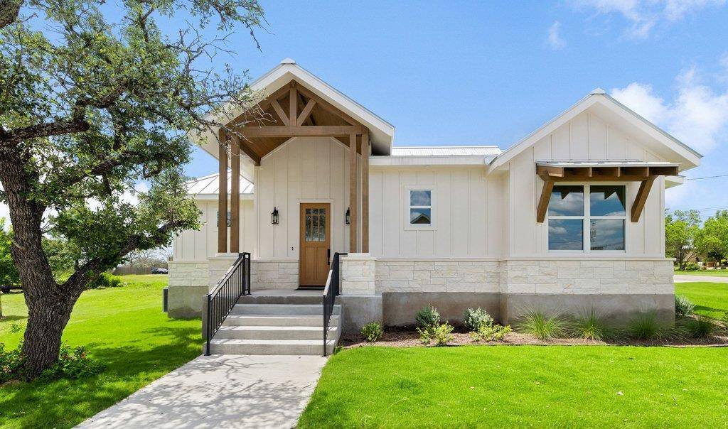 501 Ranchview DR, Johnson City, TX 78636