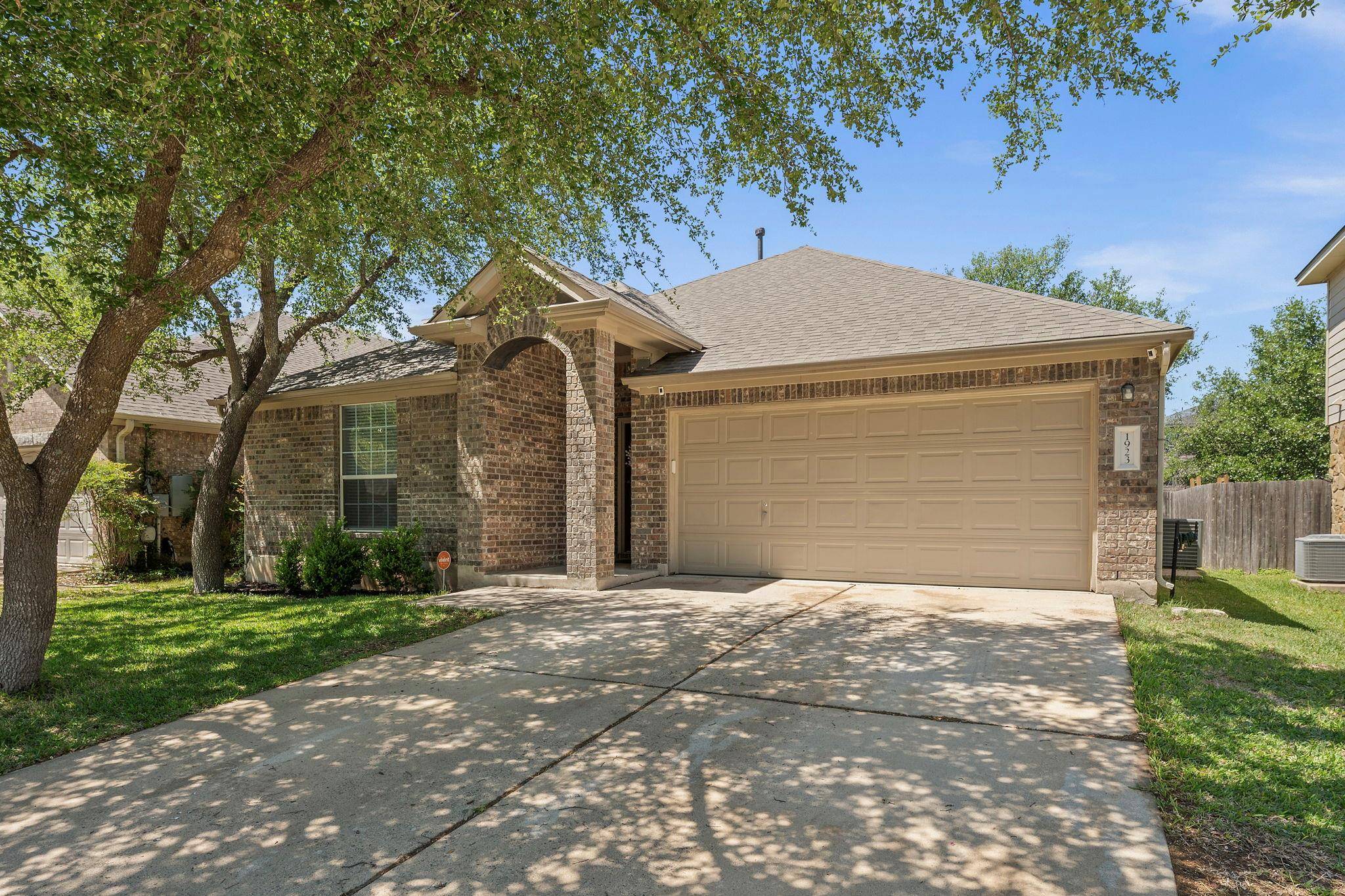 1923 Barnett DR, Cedar Park, TX 78613