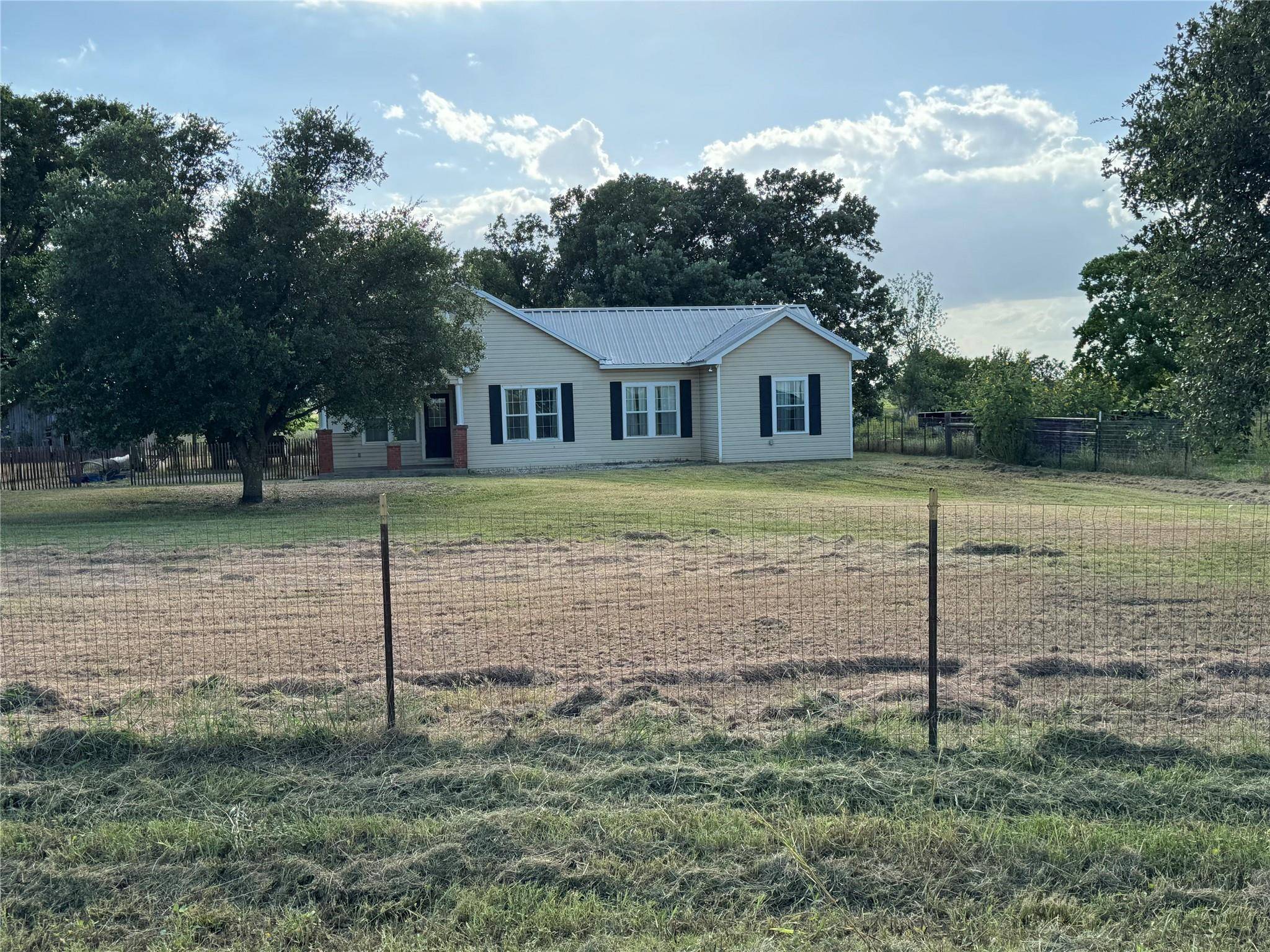 3583 County Road 120, Buckholts, TX 76518