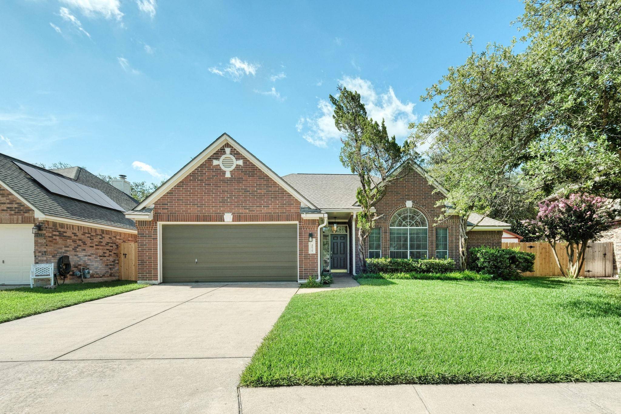 2415 Sparrow DR, Round Rock, TX 78681