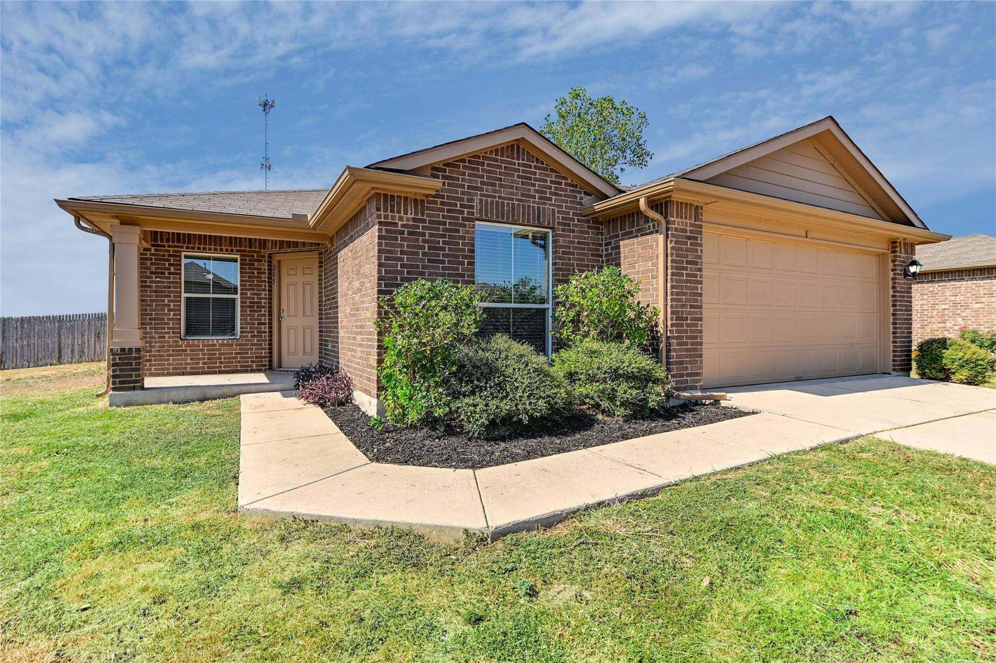205 ZARYA, Kyle, TX 78640