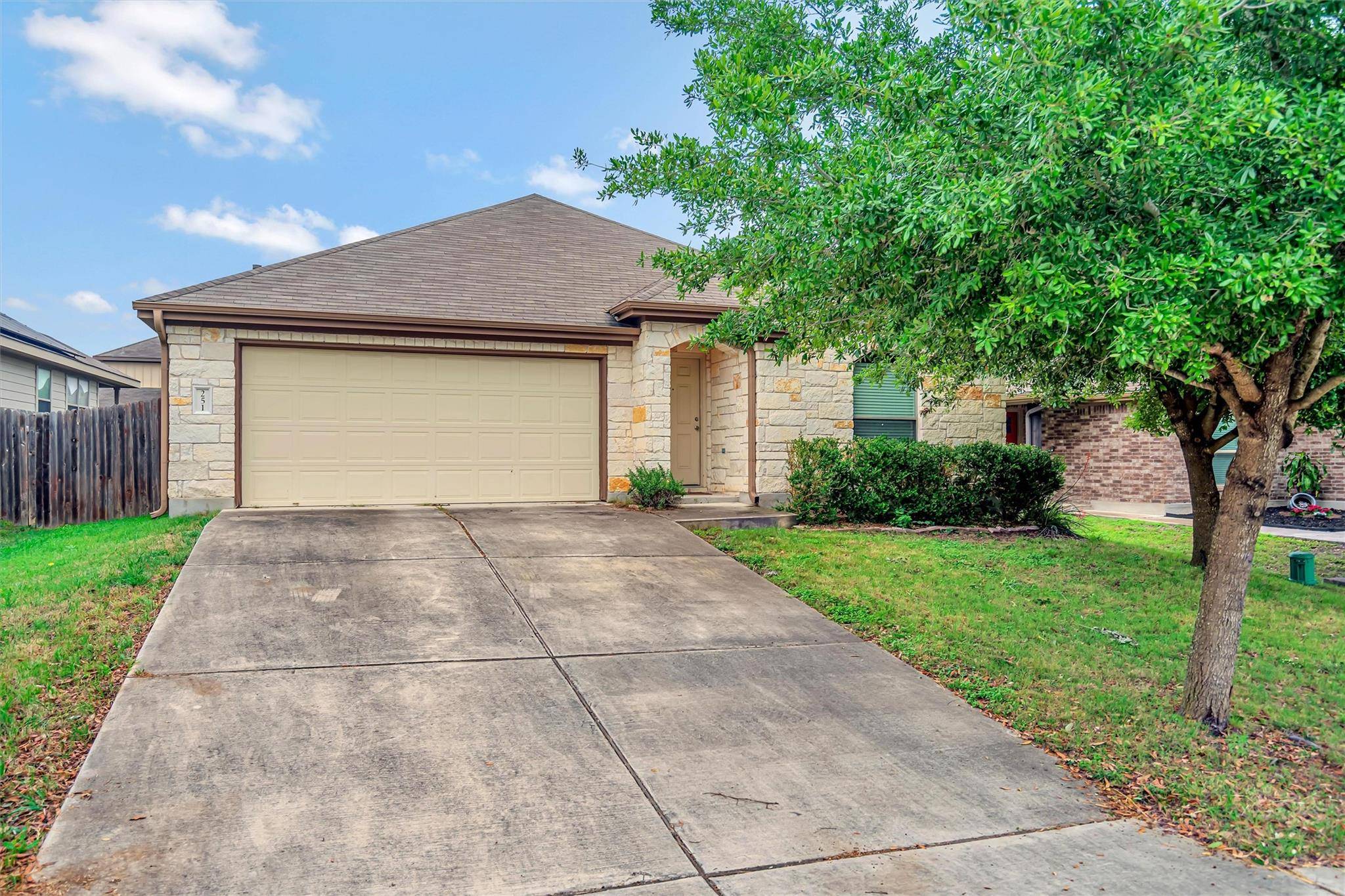251 Dragon Ridge RD, Buda, TX 78610