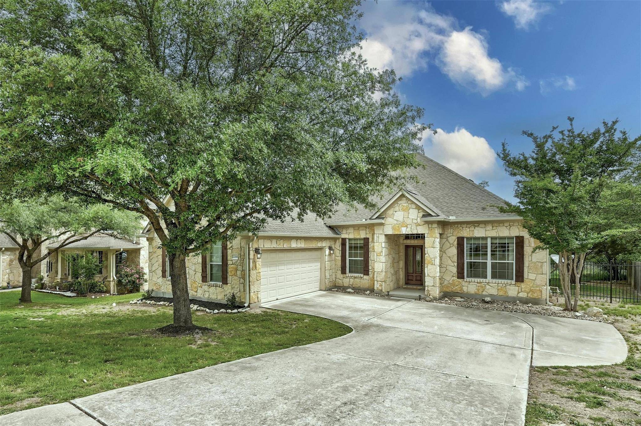 22116 Rose Grass LN, Spicewood, TX 78669