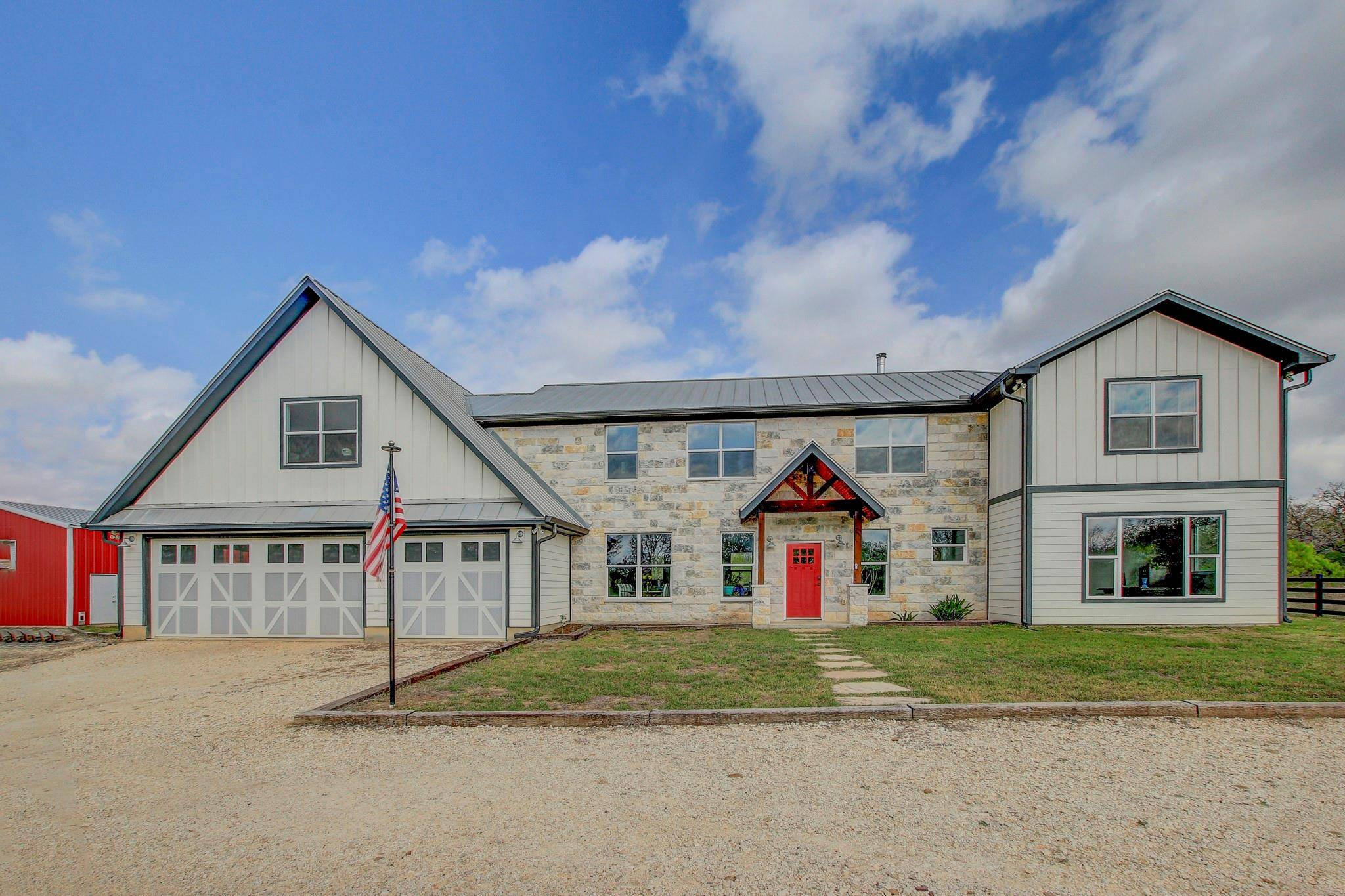 196 Milam LN, Bastrop, TX 78602