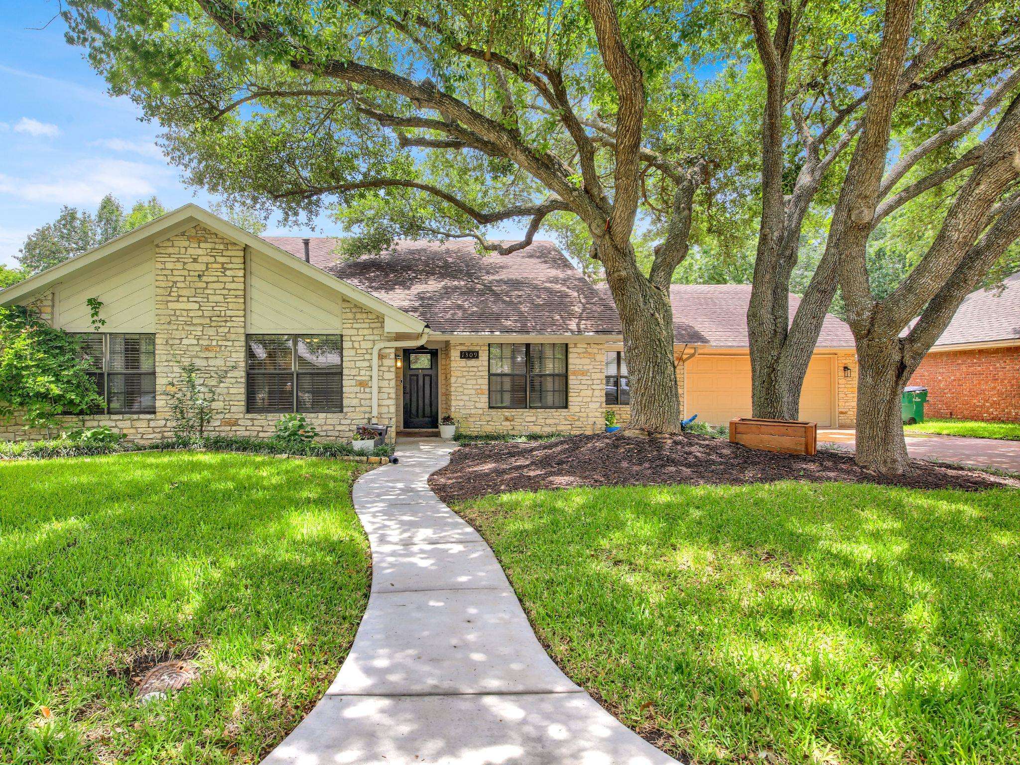 1309 Willow Brook TRL, Taylor, TX 76574