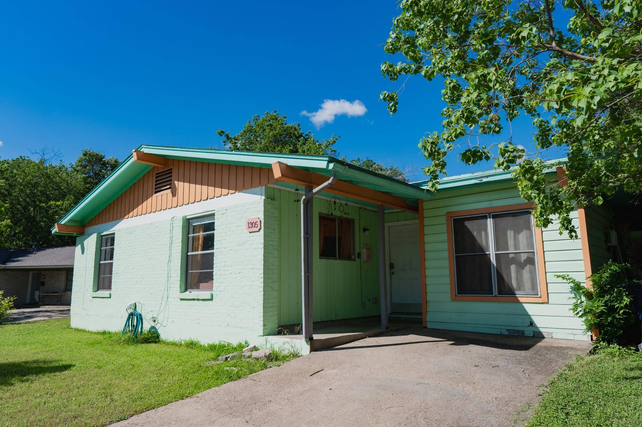 1305 Larkspur RD, Austin, TX 78758