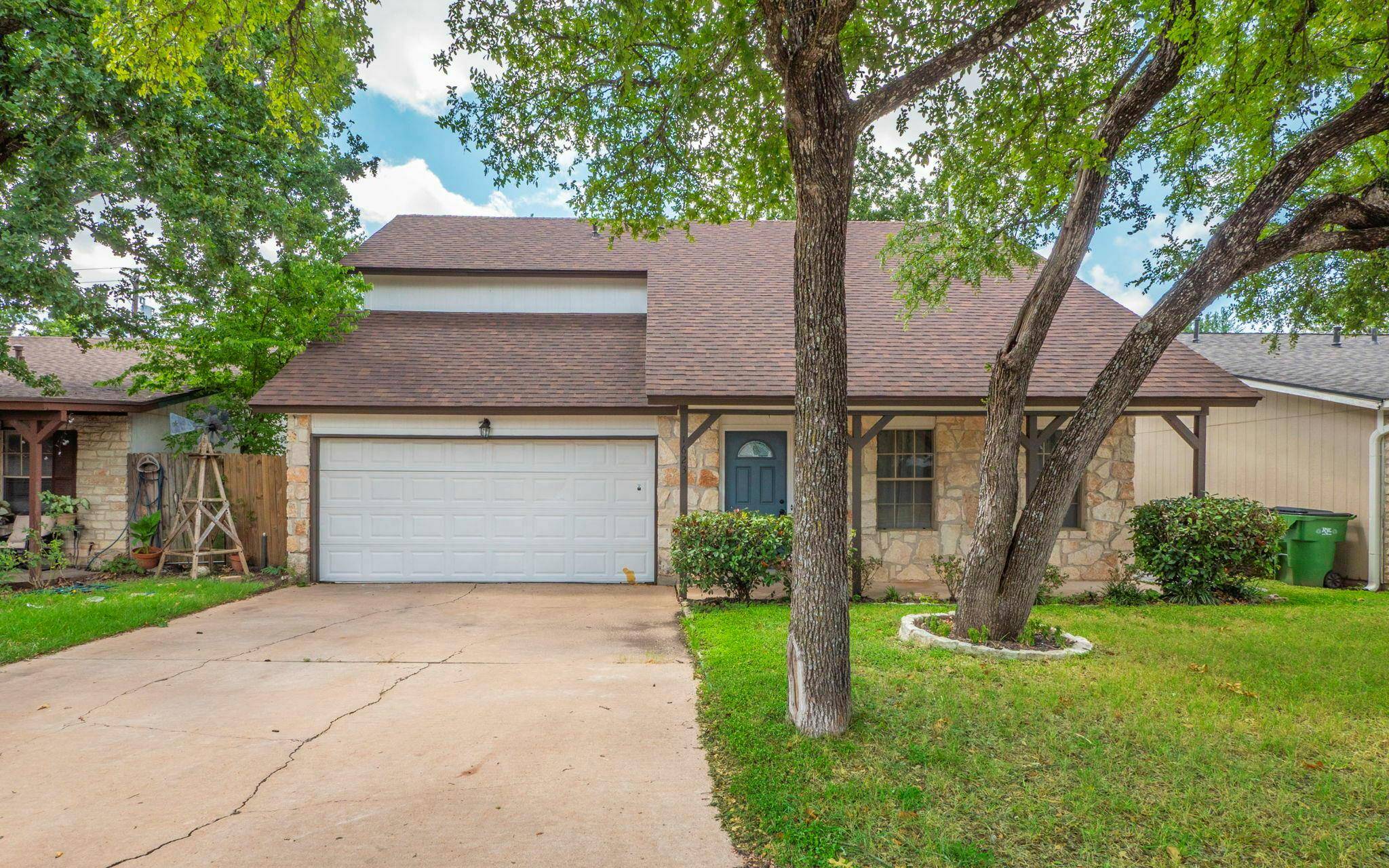 1623 Peachtree Valley DR, Round Rock, TX 78681
