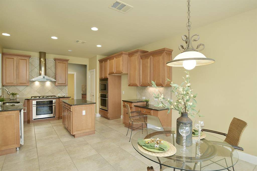 216 Goose Island DR, Georgetown, TX 78633