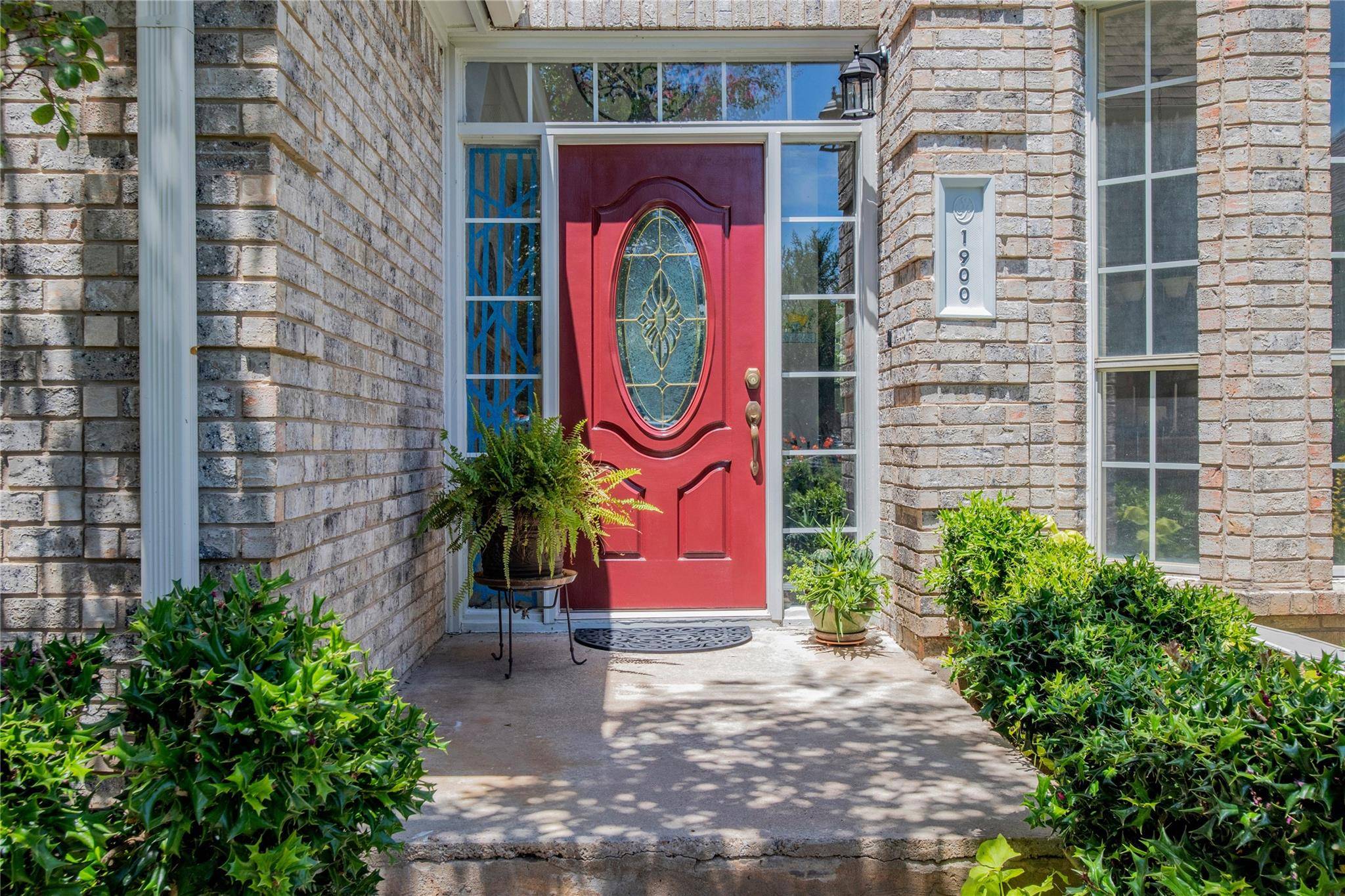1900 Clearwater DR, Round Rock, TX 78681