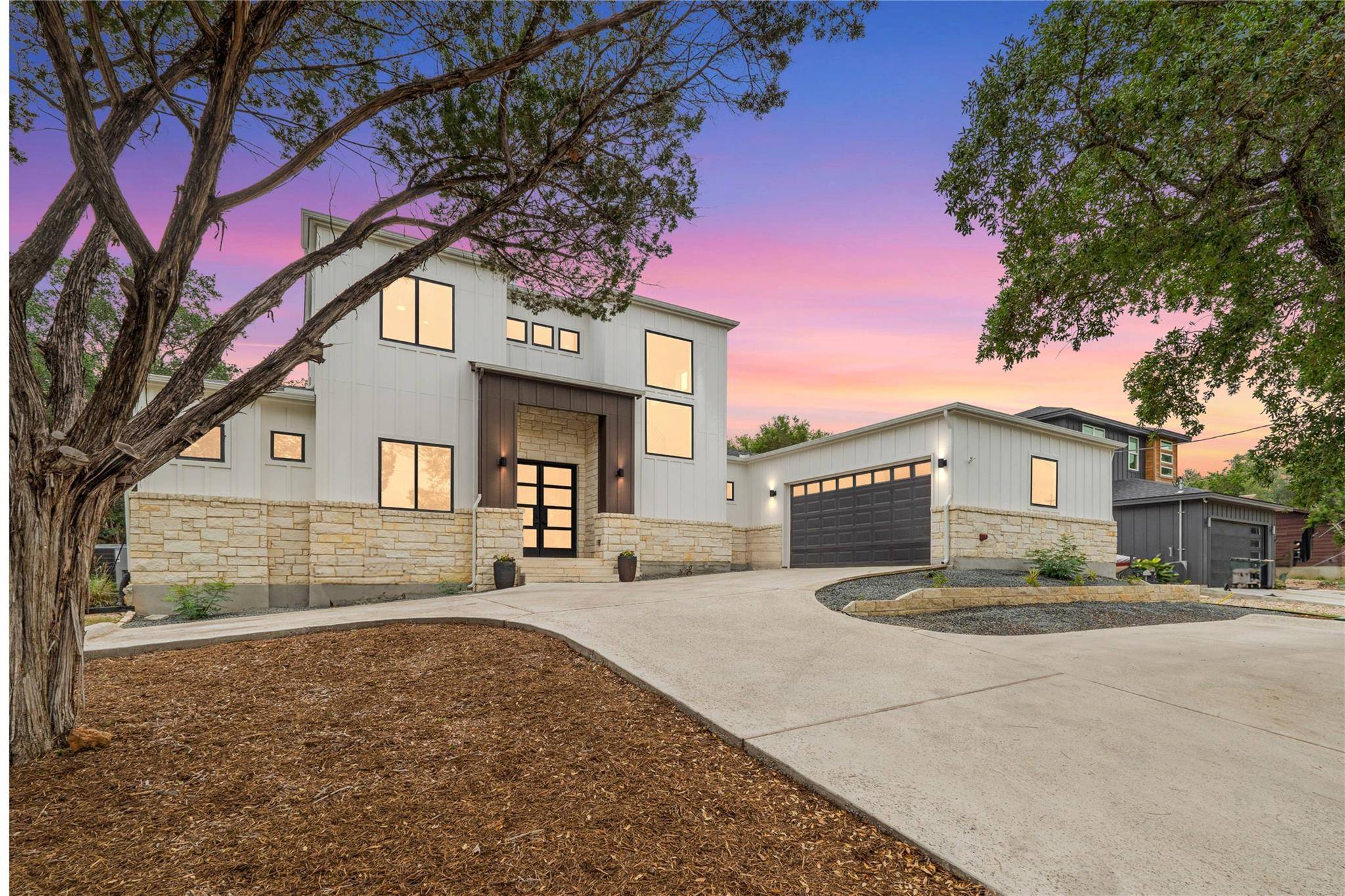 22005 Briarcliff DR, Spicewood, TX 78669