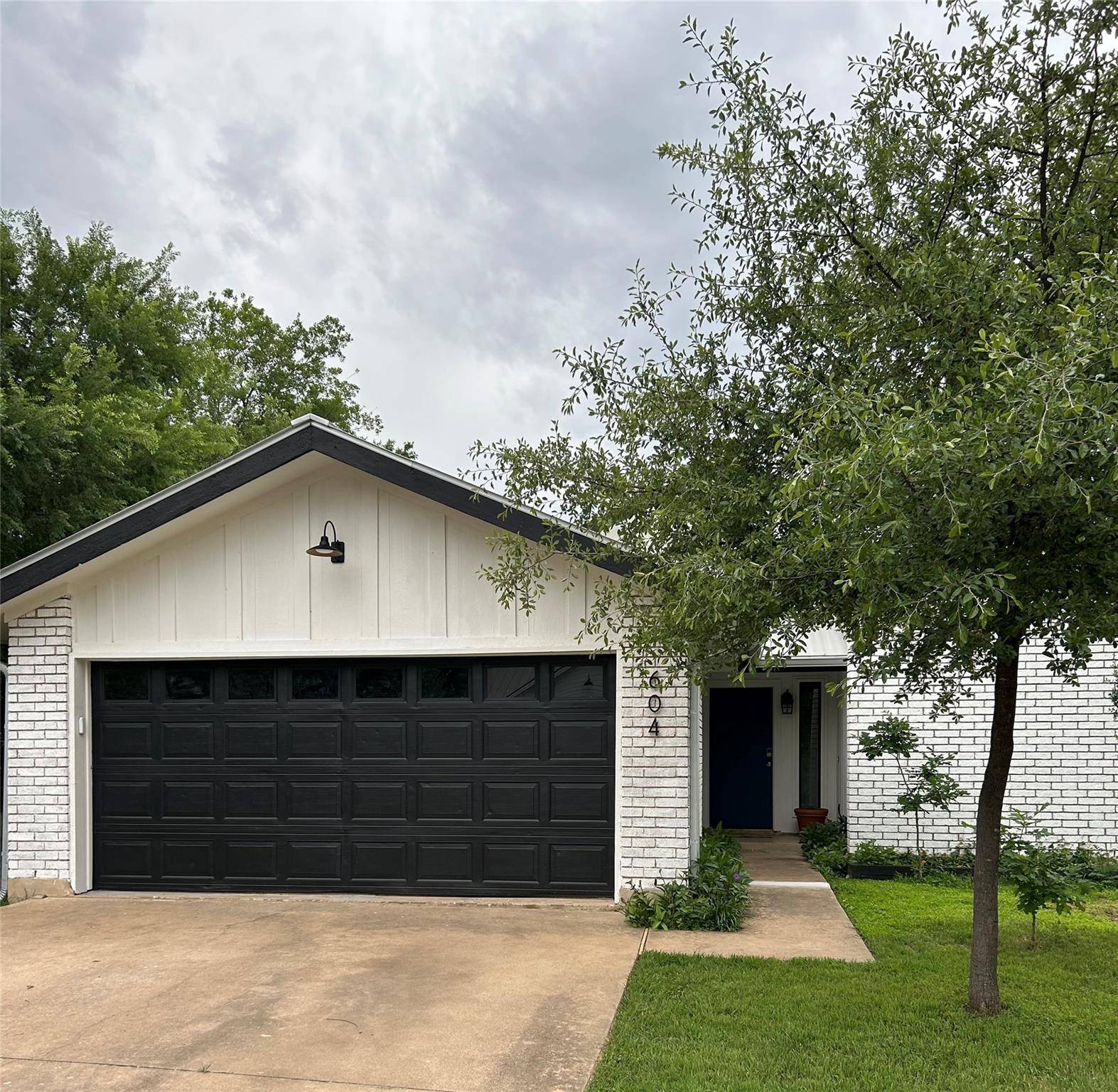 604 Powderhorn CV, Round Rock, TX 78681