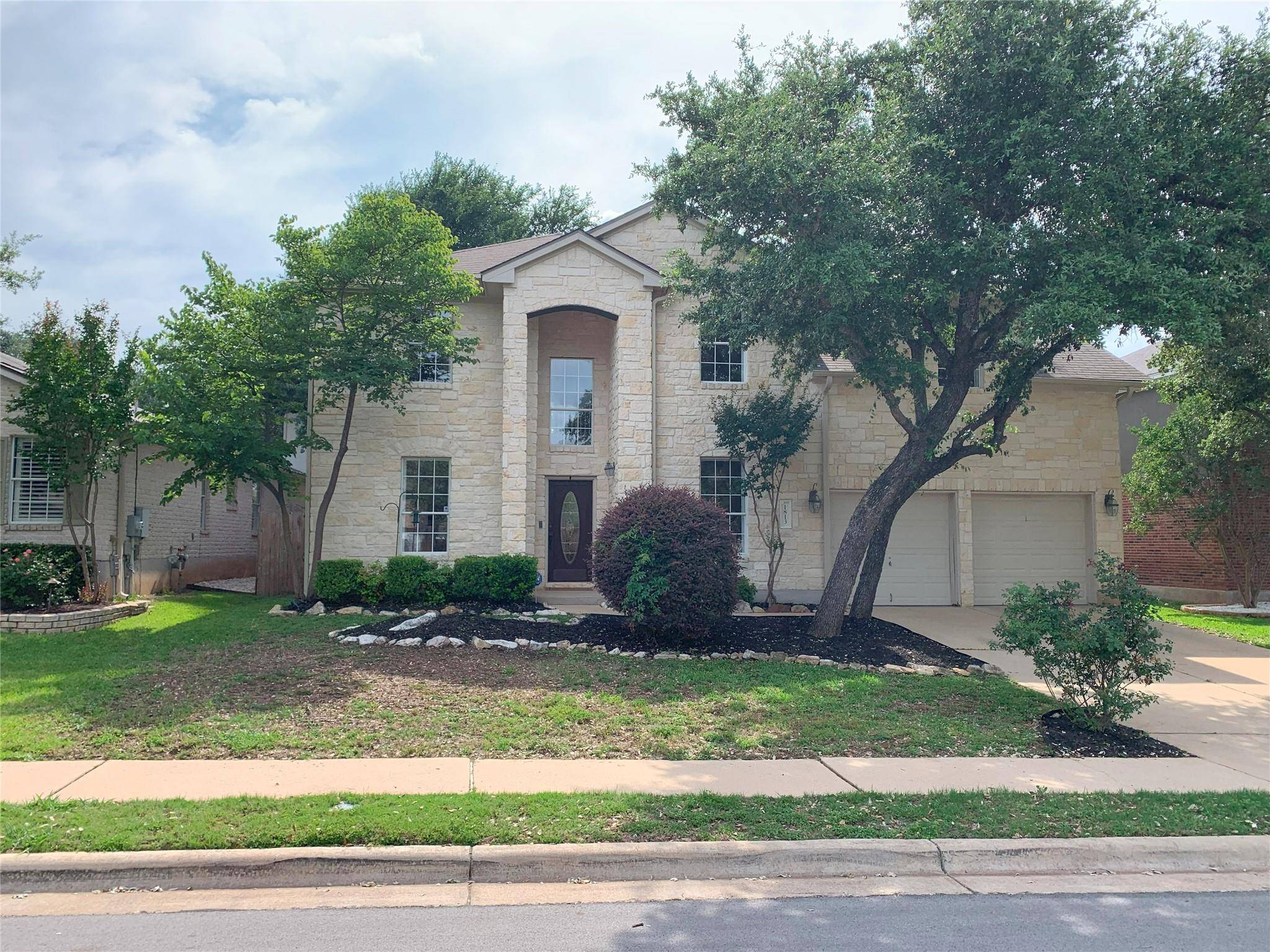 1813 Country Squire DR, Cedar Park, TX 78613