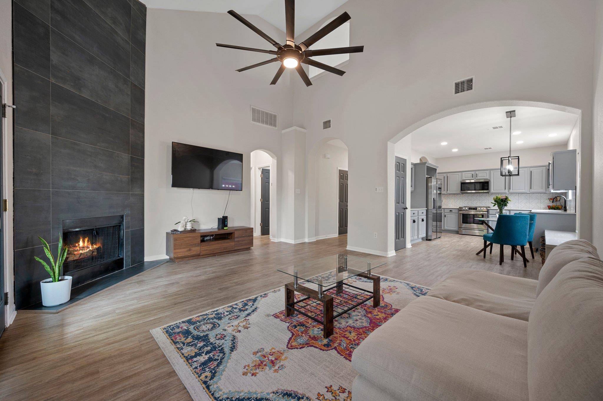 121 Gainer DR, Hutto, TX 78634