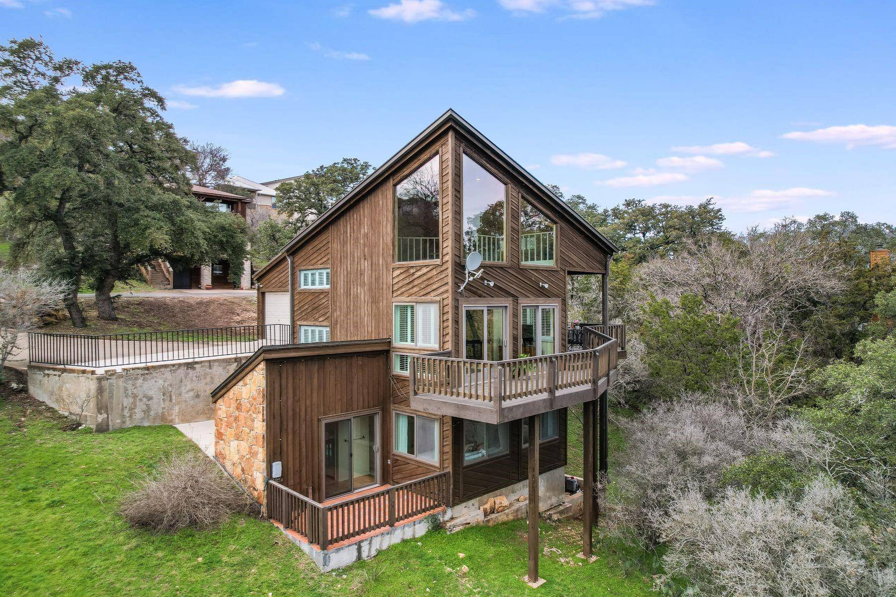 100 Center Cove II LOOP, Spicewood, TX 78669