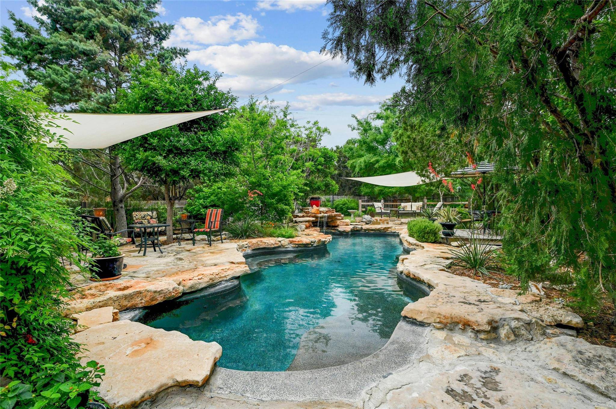 800 Mountain Crest DR, Wimberley, TX 78676