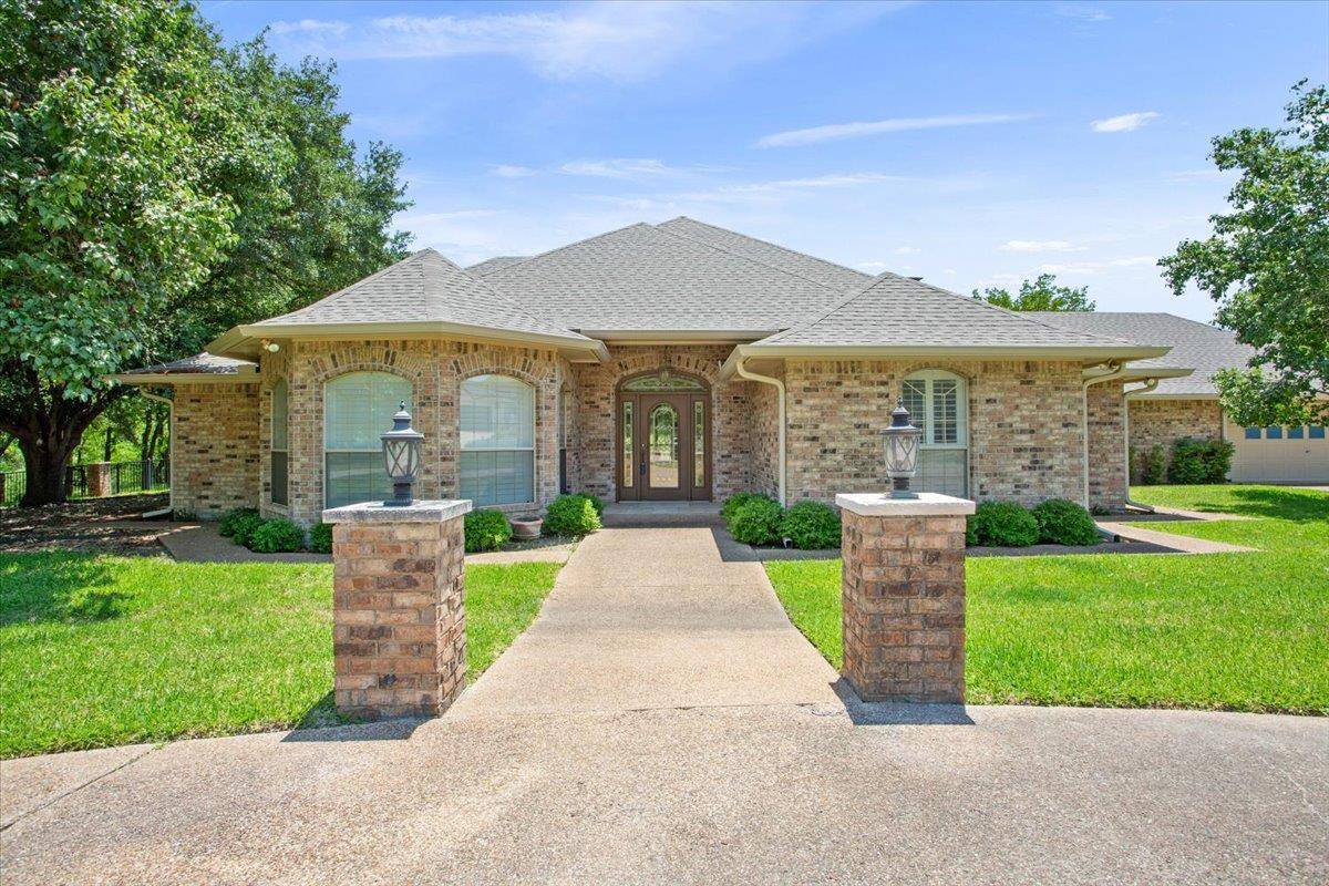 1204 Fairway CIR, Salado, TX 76571