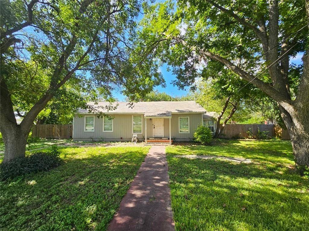 123 E Martindale ST, Seguin, TX 78155