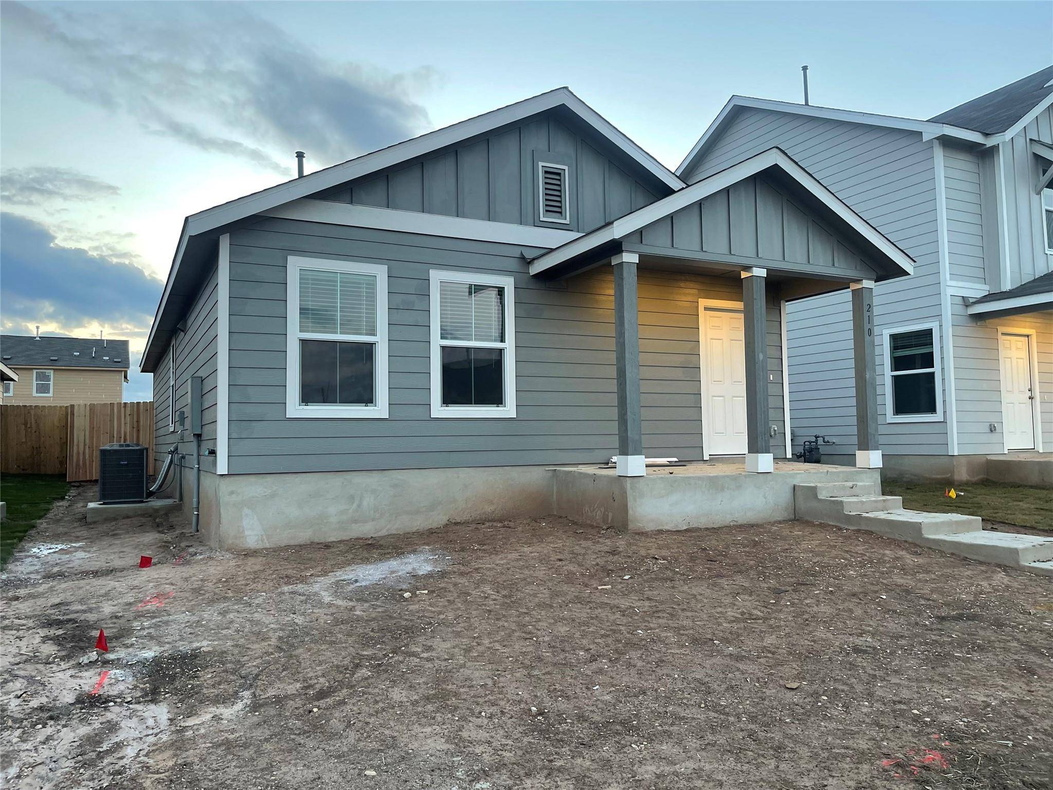210 Sormonne LOOP, Kyle, TX 78640